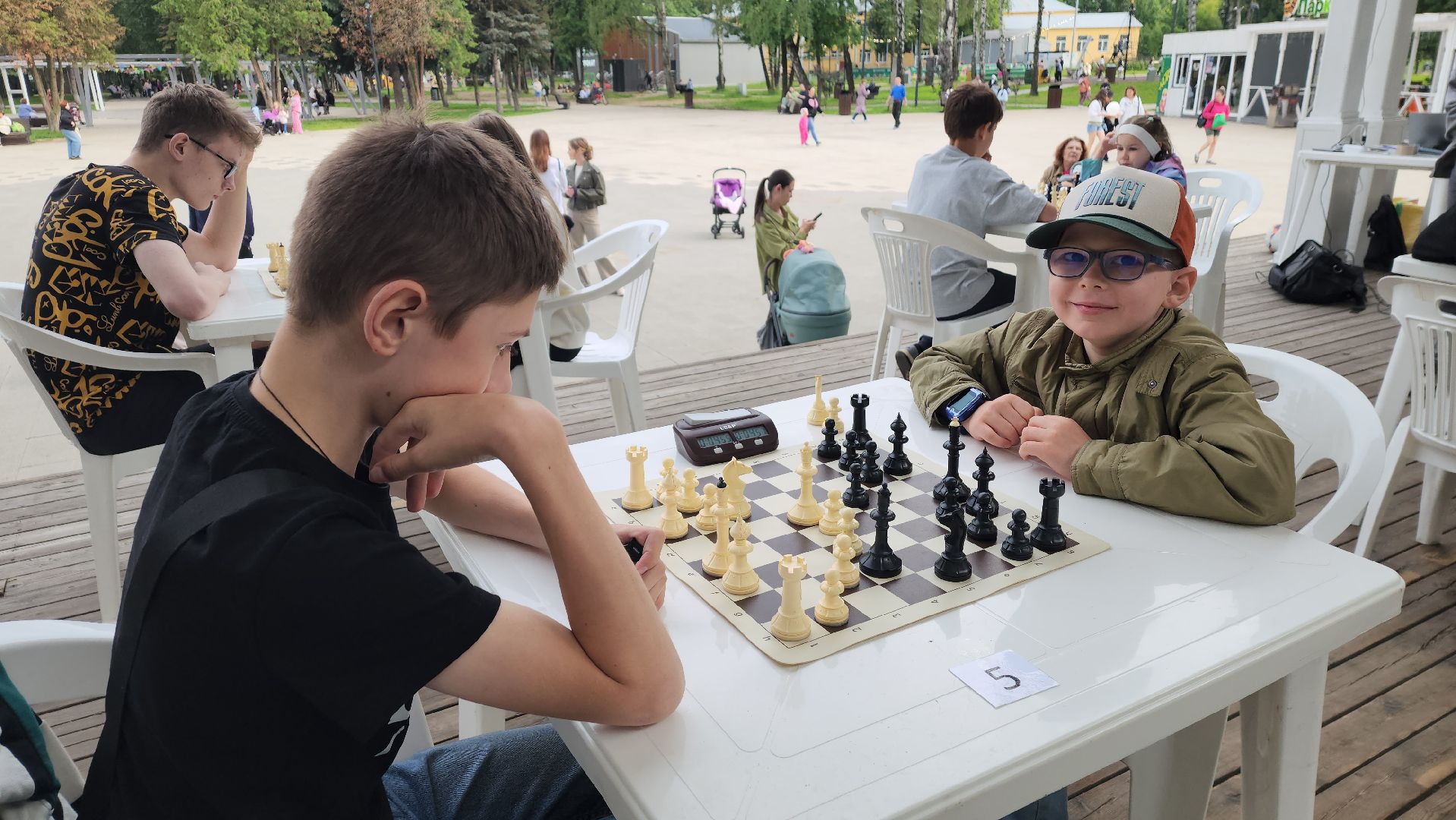 вертикалки, шахматы, турнир, центральный парк,шахматы для детей, шахматный турнир,лето, шахматисты,спорт,
