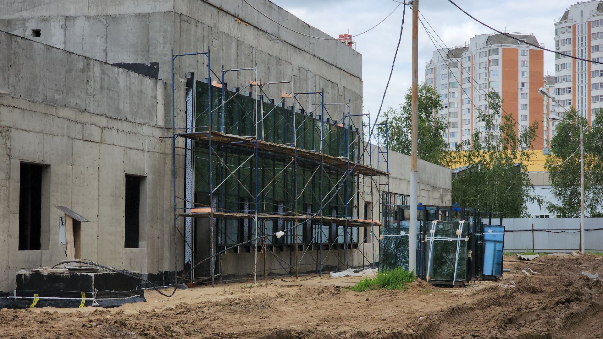 фок с бассейном, Лобня, Остекление ,Черновой пол,