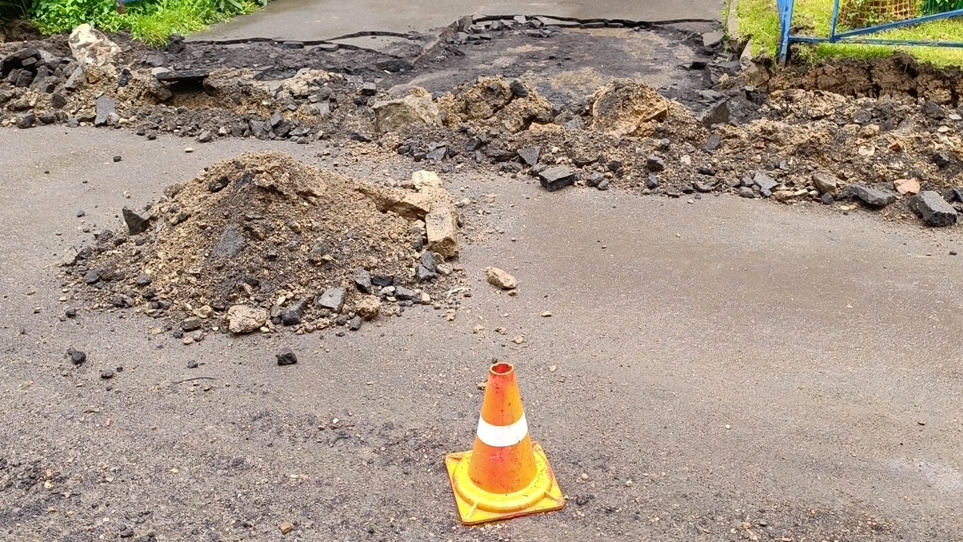 двор, лобня, кбдт,