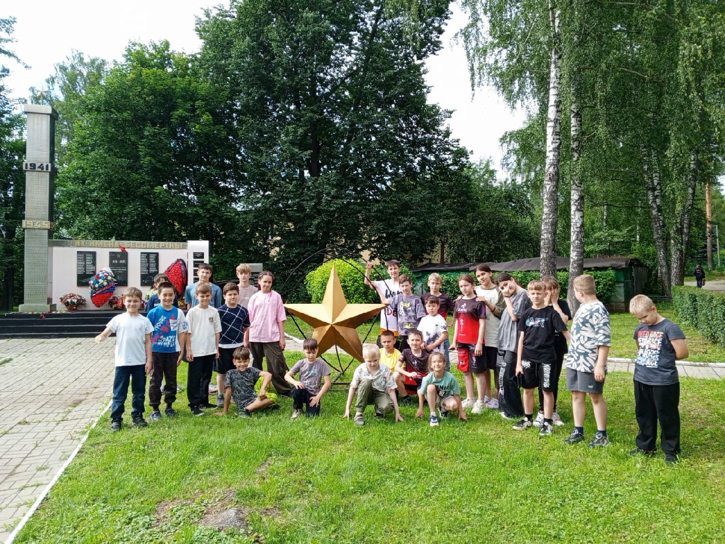 пушкинский округ, поселок, велопробег памяти, дом культуры,дети, велосипедисты,герои вов,дань памяти,памятник вов,минута молчания,вертикалки,