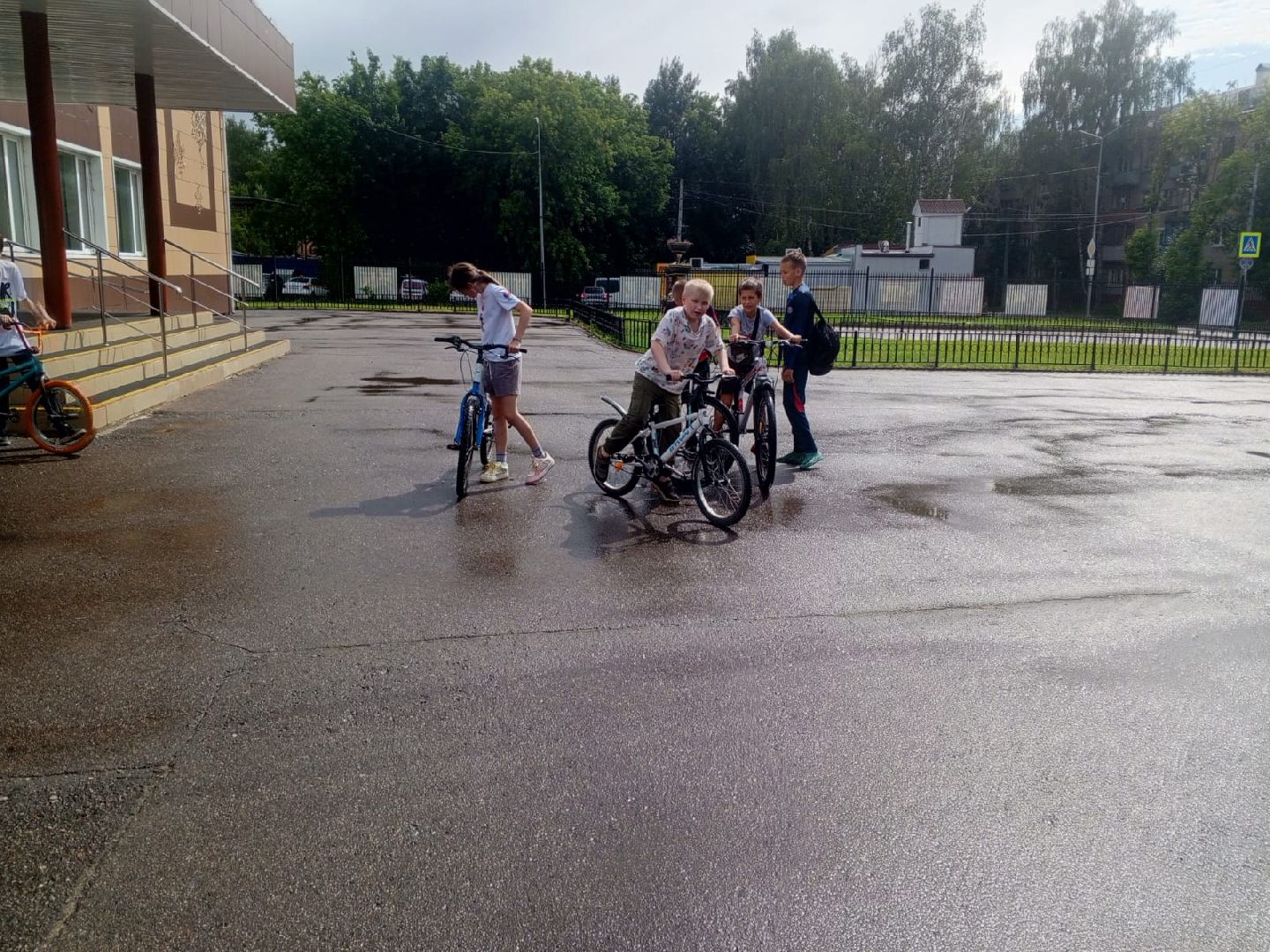 пушкинский округ, поселок, велопробег памяти, дом культуры,дети, велосипедисты,герои вов,дань памяти,памятник вов,минута молчания,вертикалки,