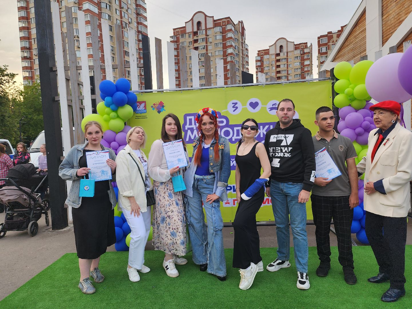 долгопрудный, день молодежи 2025, квиз, пенная вечеринка, дискотека, награждение, кмц,