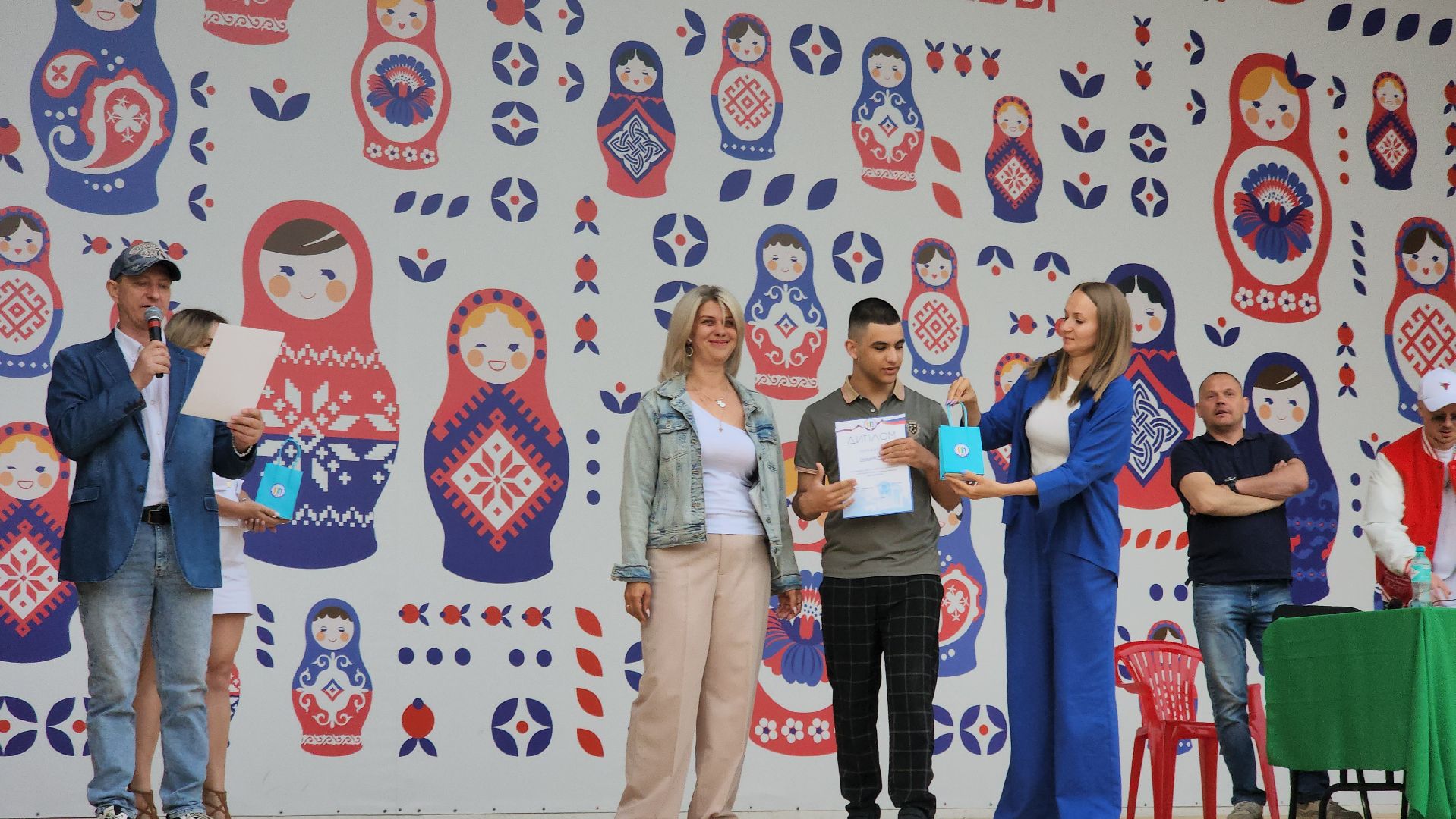 долгопрудный, день молодежи 2025, квиз, пенная вечеринка, дискотека, награждение, кмц,