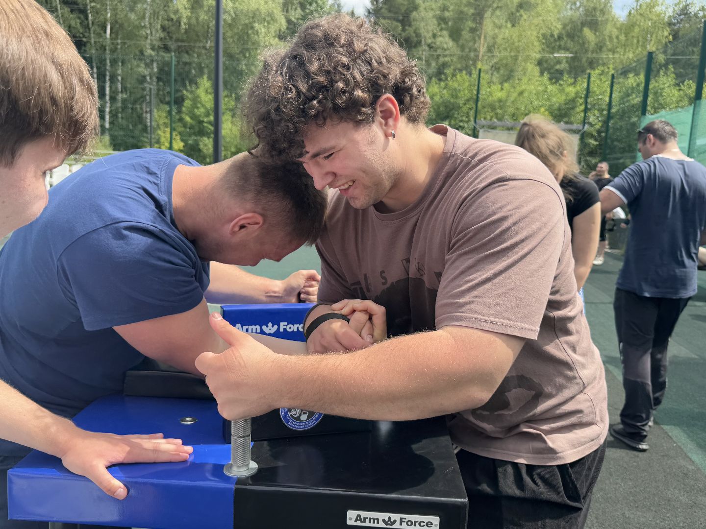 федерация силовых видов спорта Балашиха, турнир по русскому жиму, подъем богатырского бревна, балашиха, день молодежи,