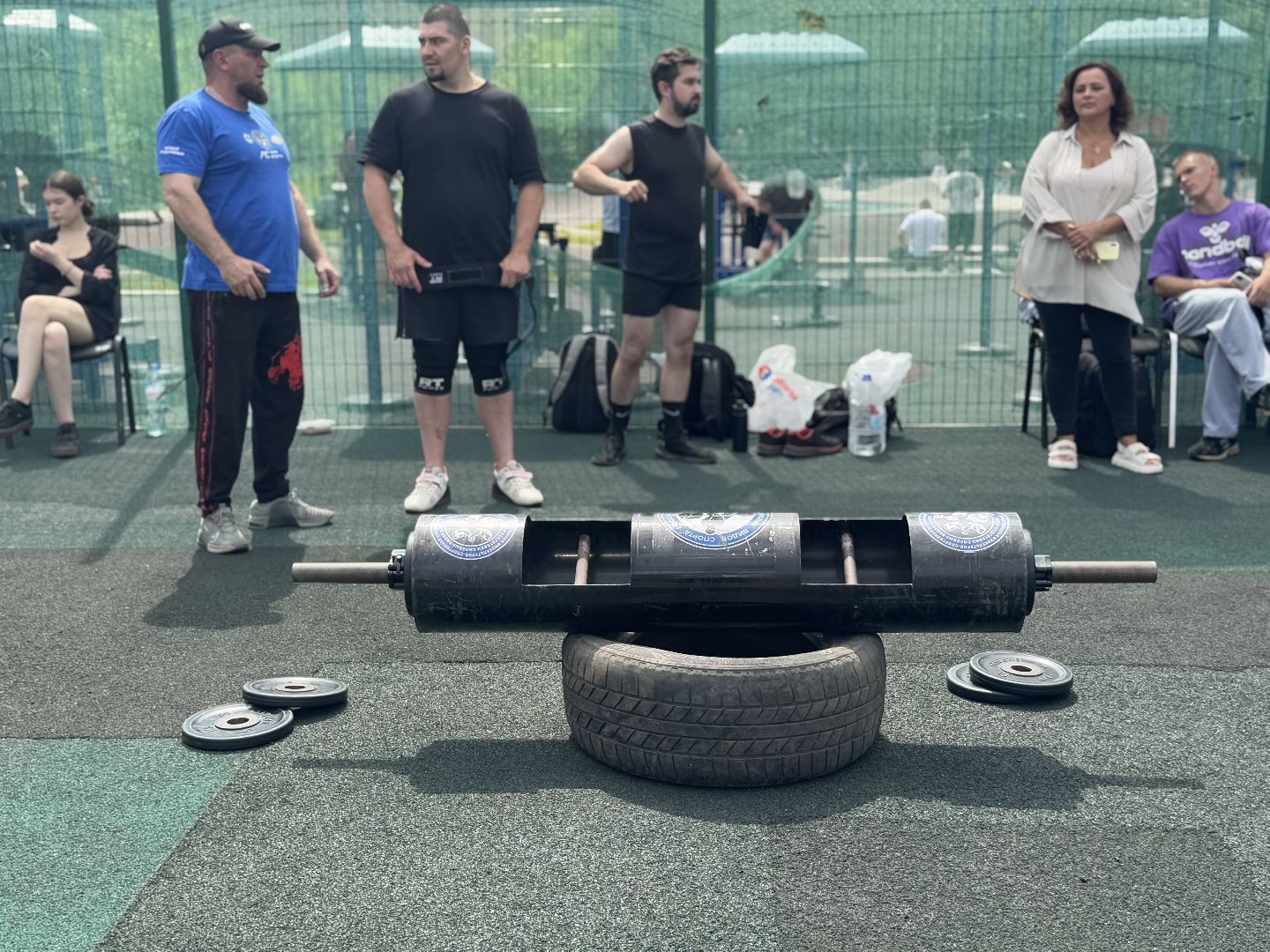 федерация силовых видов спорта Балашиха, турнир по русскому жиму, подъем богатырского бревна, балашиха, день молодежи,