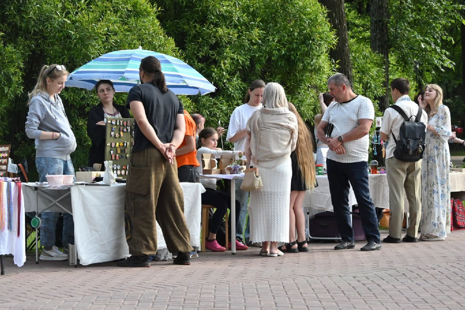 сергиев посад, день молодежи 2025, скитские пруды, танцы, йога, песни под гитару,