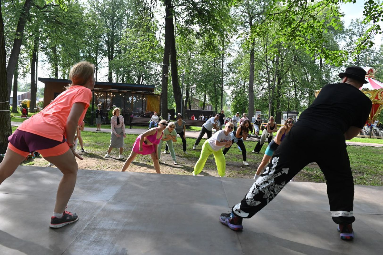 сергиев посад, день молодежи 2025, скитские пруды, танцы, йога, песни под гитару,