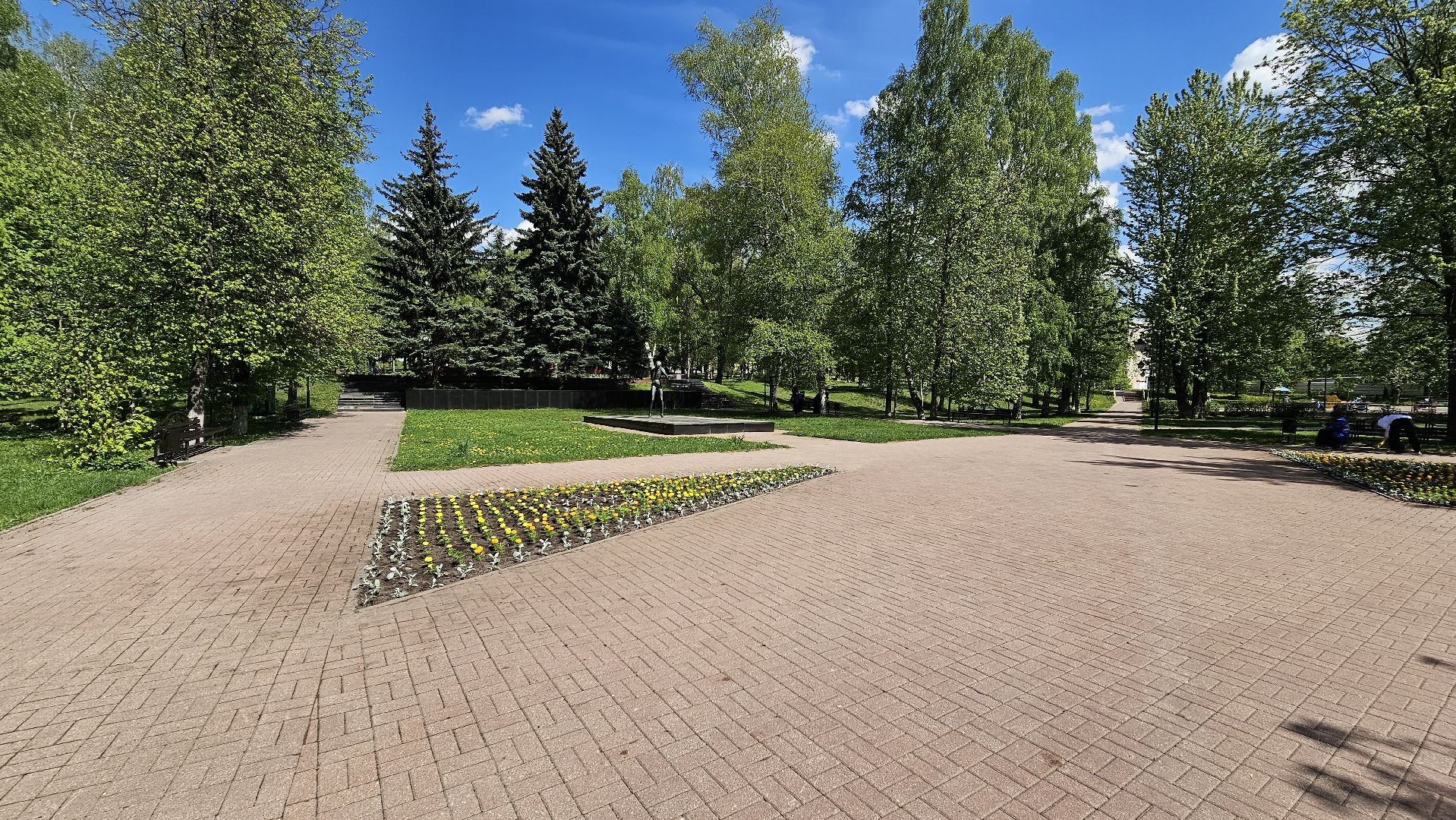 уборка, благоустройство, мемориал славы, Единая Россия, Дзержинский