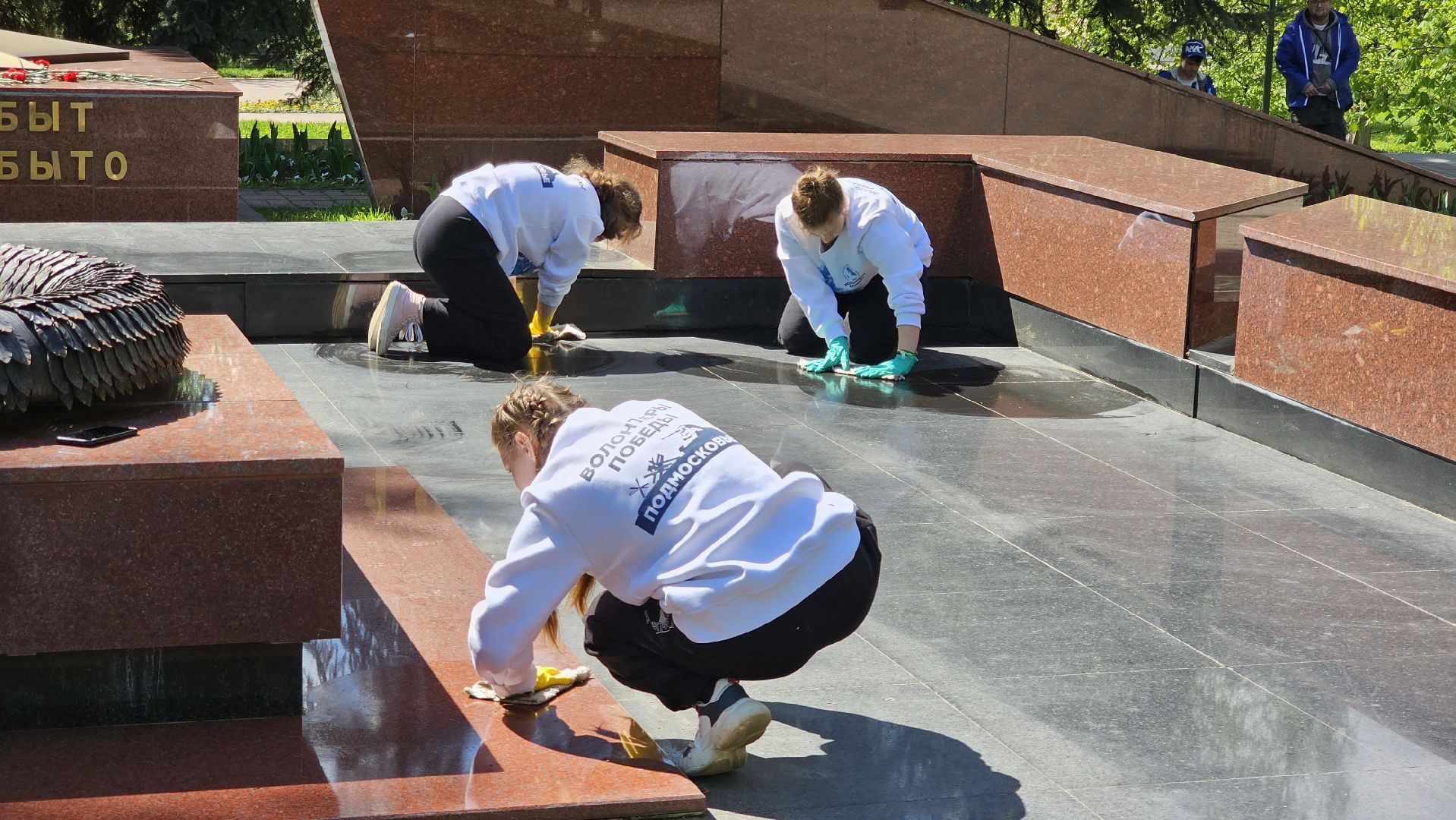 уборка, благоустройство, мемориал славы, Единая Россия, Дзержинский