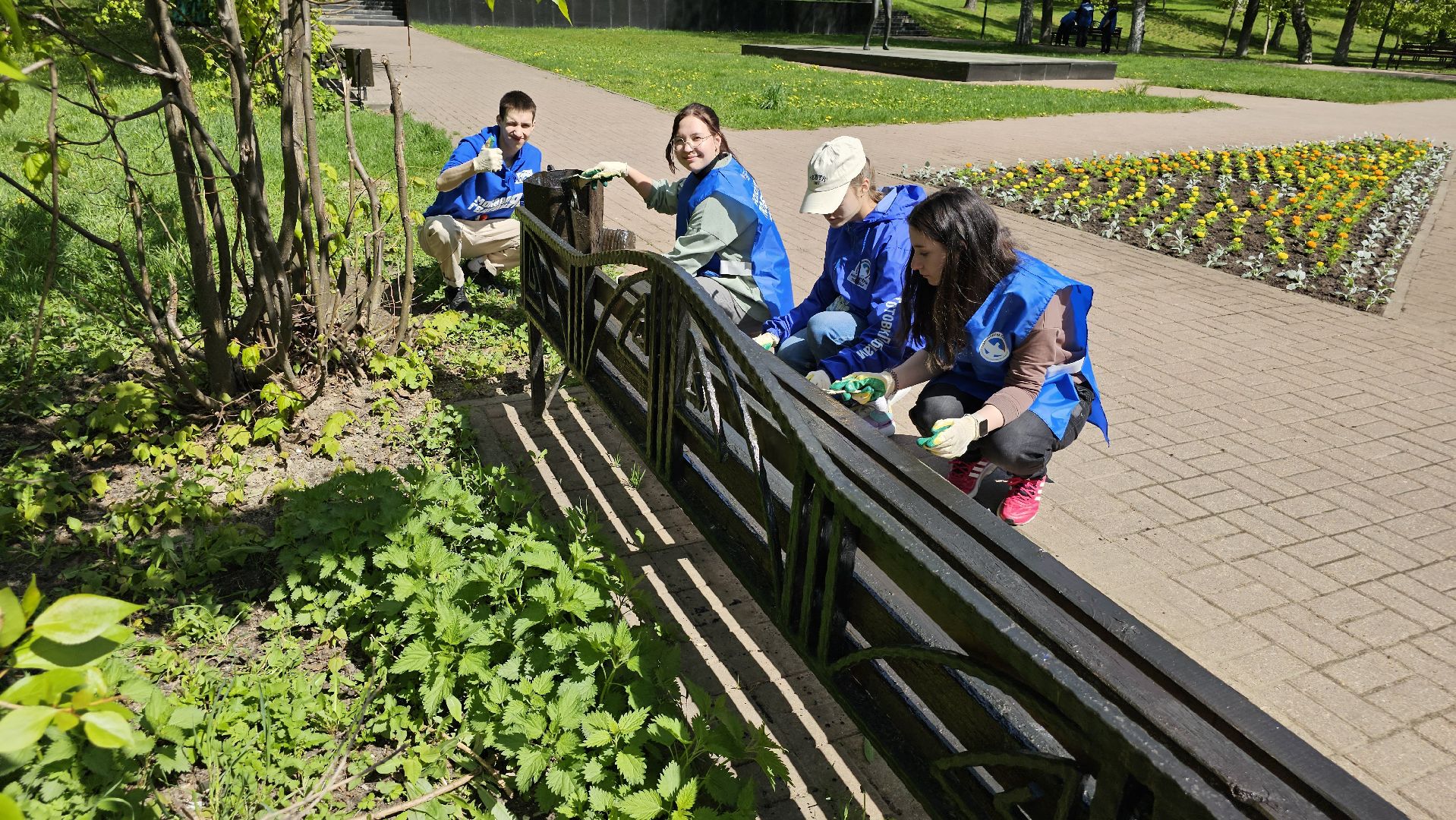 уборка, благоустройство, мемориал славы, Единая Россия, Дзержинский