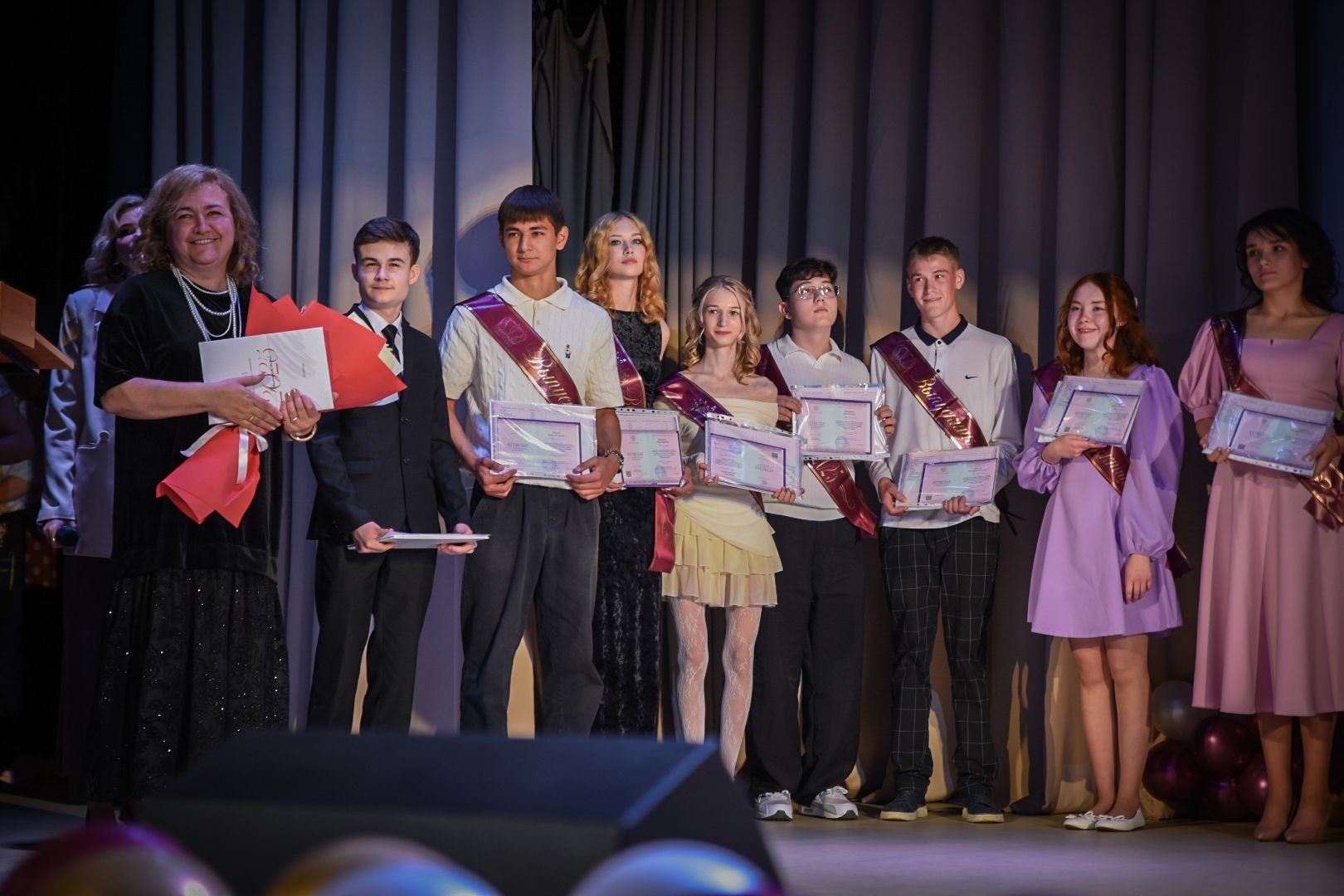 бронницы, выпускной 9-х классов, школа имени тимофеева в бронницах, бронницкие выпускники ,