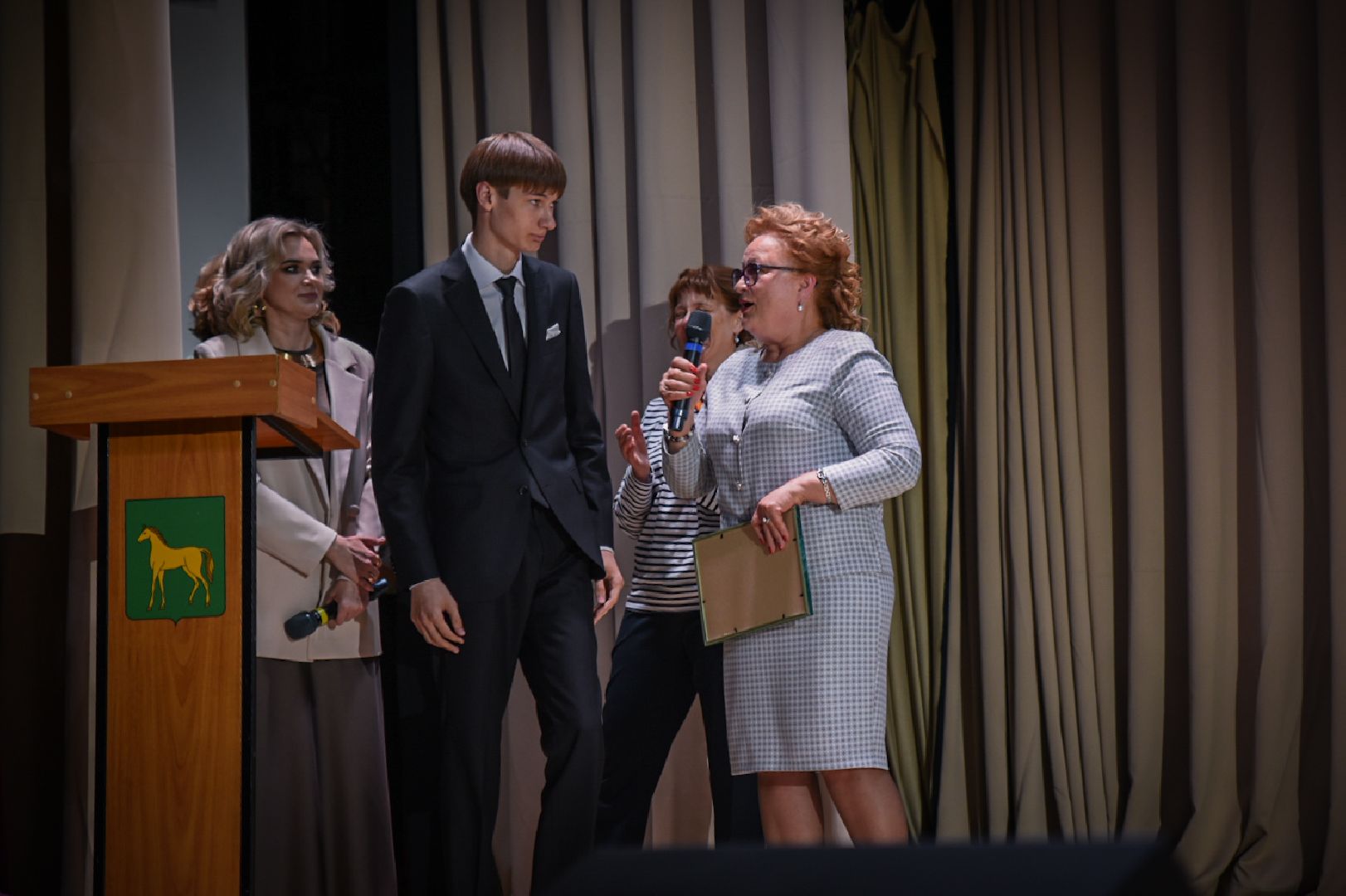 бронницы, выпускной 9-х классов, школа имени тимофеева в бронницах, бронницкие выпускники ,