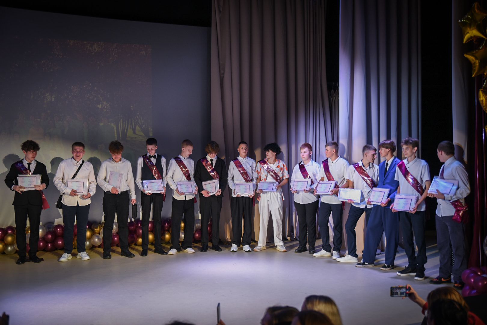 бронницы, выпускной 9-х классов, школа имени тимофеева в бронницах, бронницкие выпускники ,