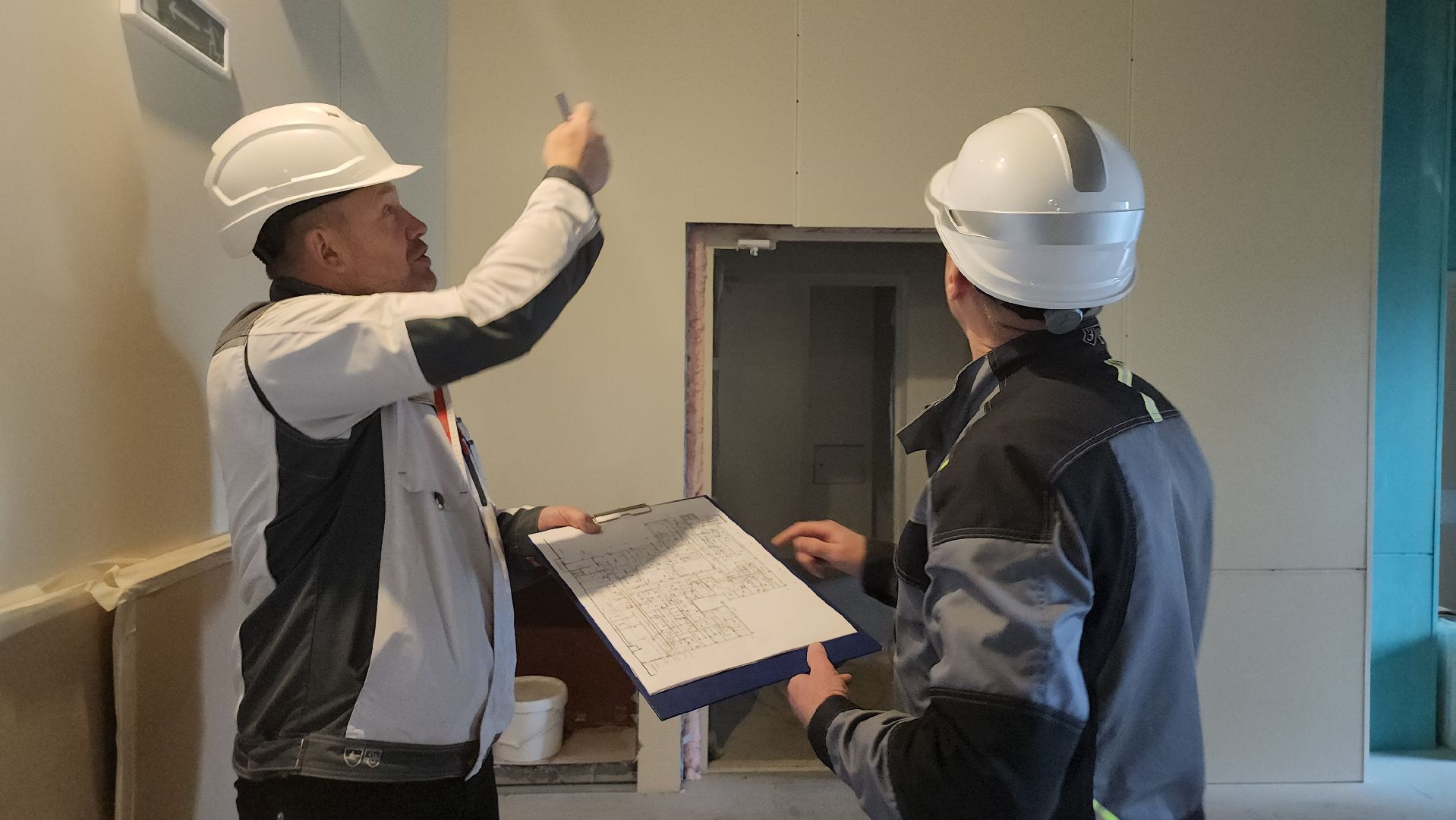 люберцы, новая поликлиника, поселок Октябрьский , строители,