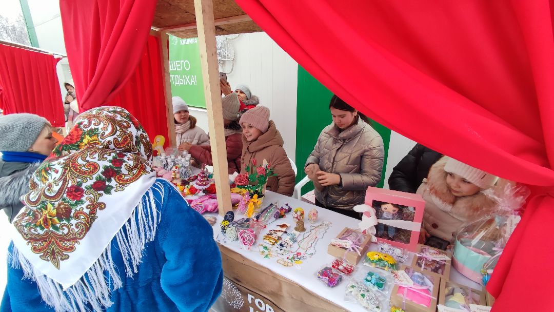 Кашира, общество