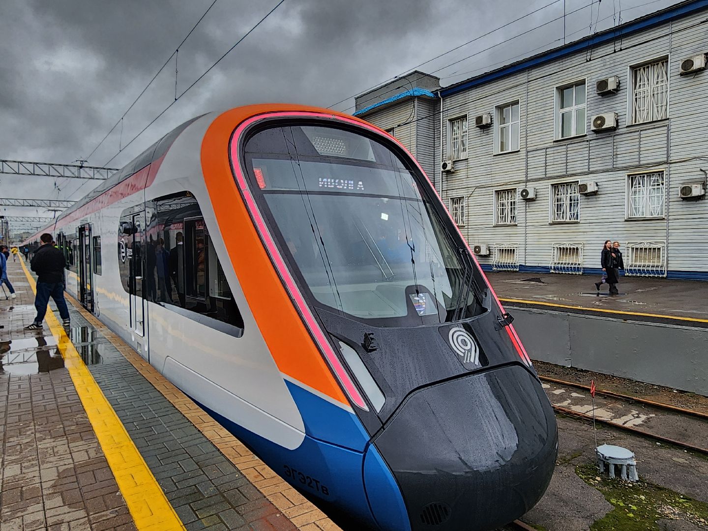 электропоезд, вокзал, машинист, железная дорога,