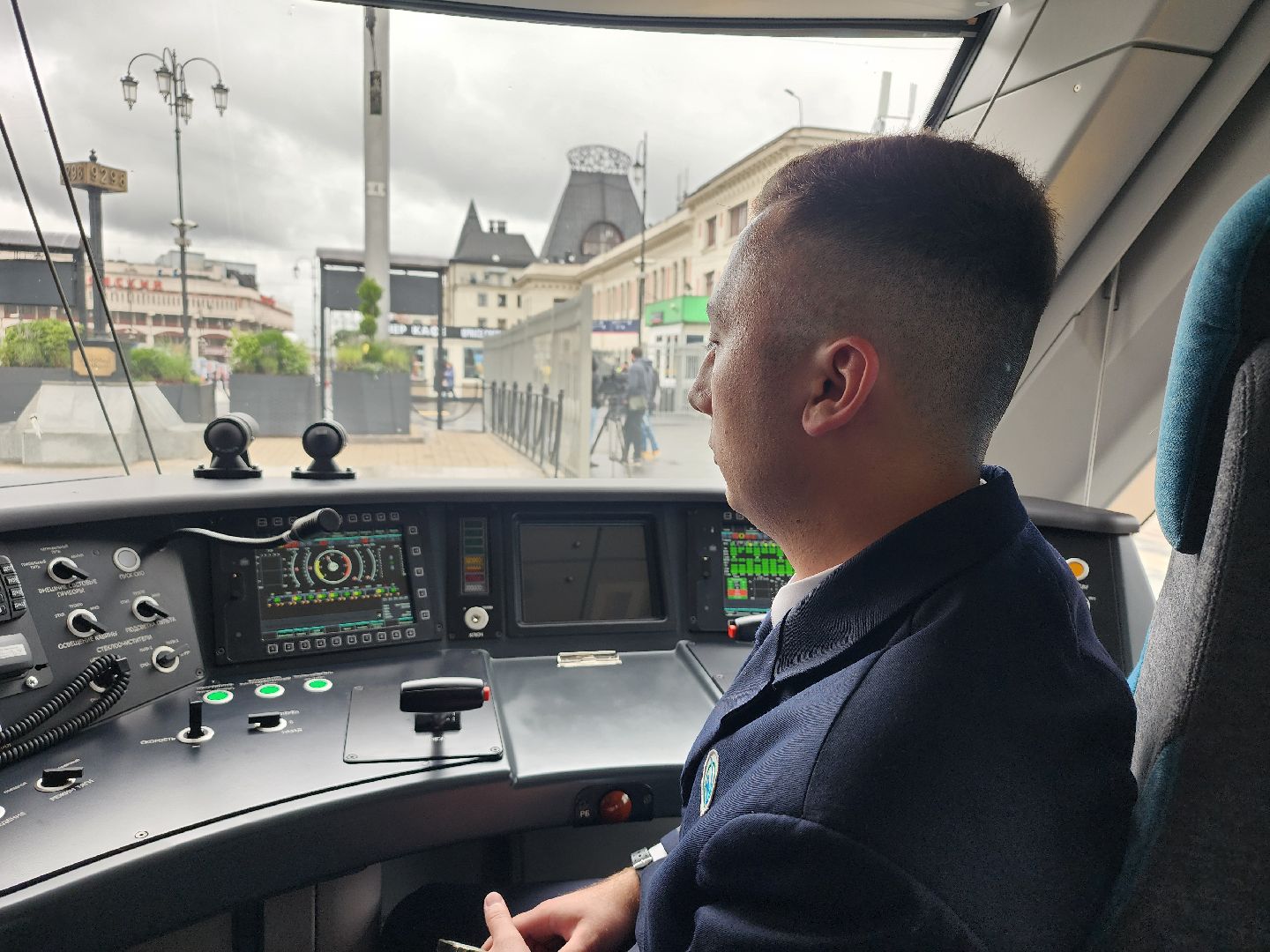 электропоезд, вокзал, машинист, железная дорога,