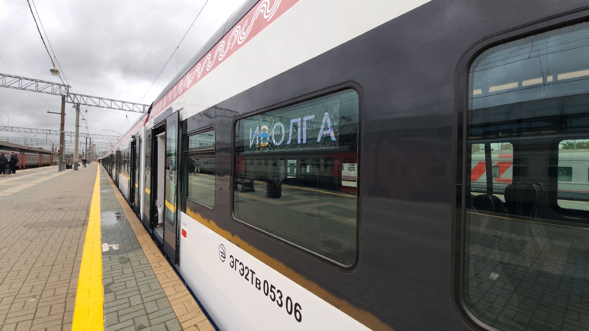 электропоезд, вокзал, машинист, железная дорога,