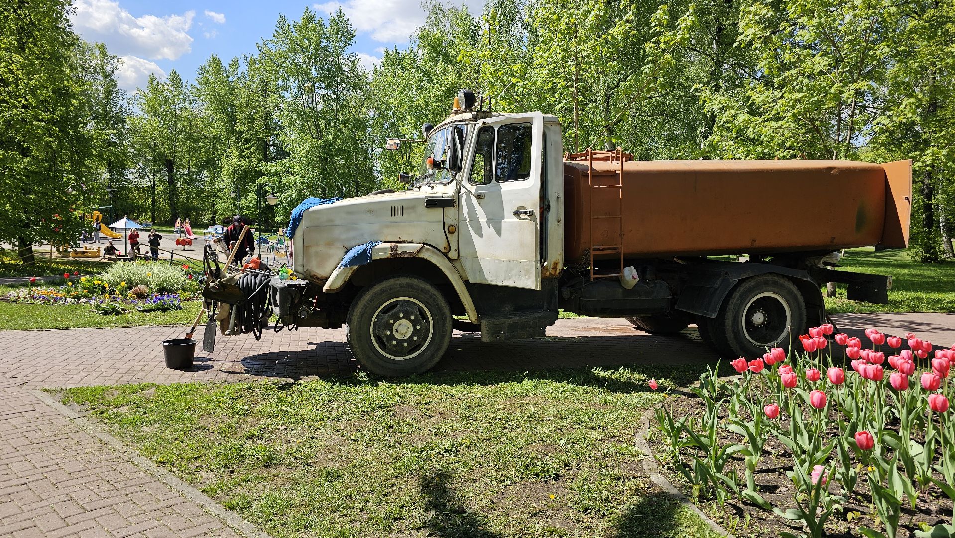 благоустройство, цветы, клумбы, 9 Мая, Дзержинский