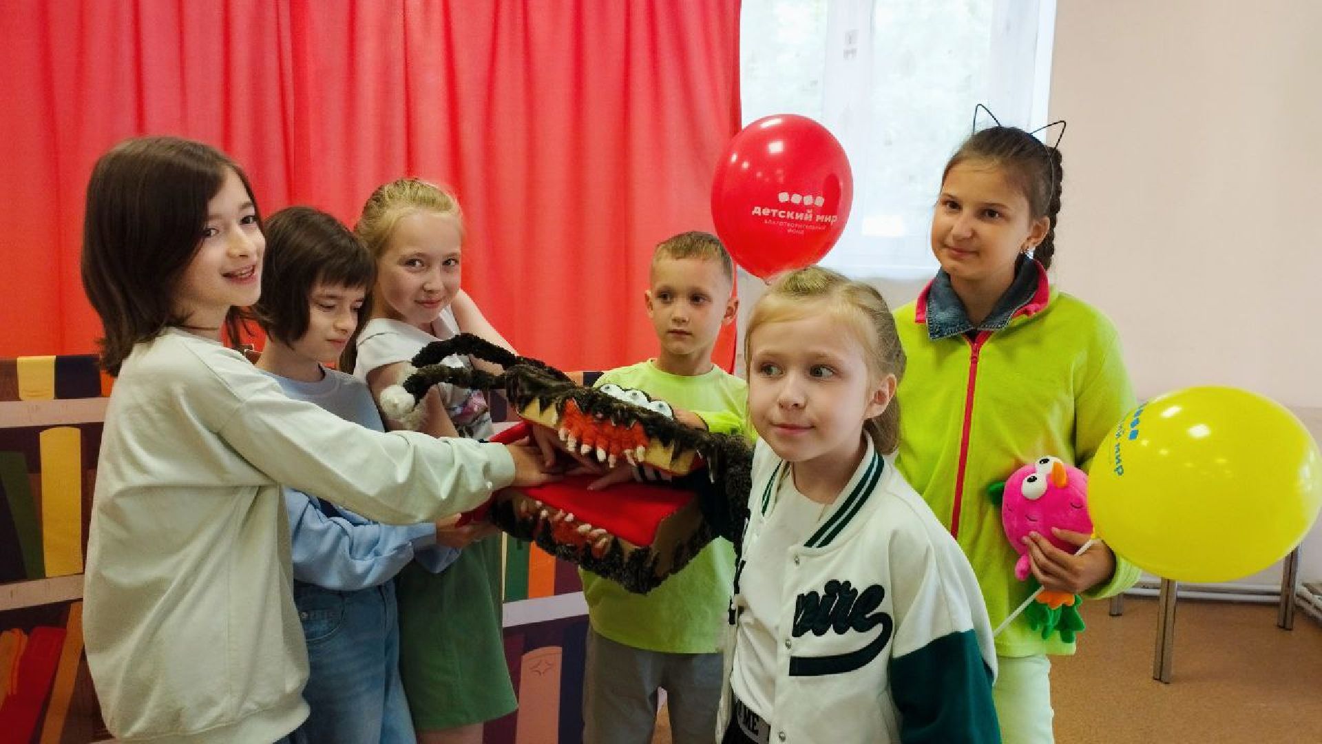 ивантеевка, дети с овз, кукольный спекаткль, благотворители, волонтеры,представление,