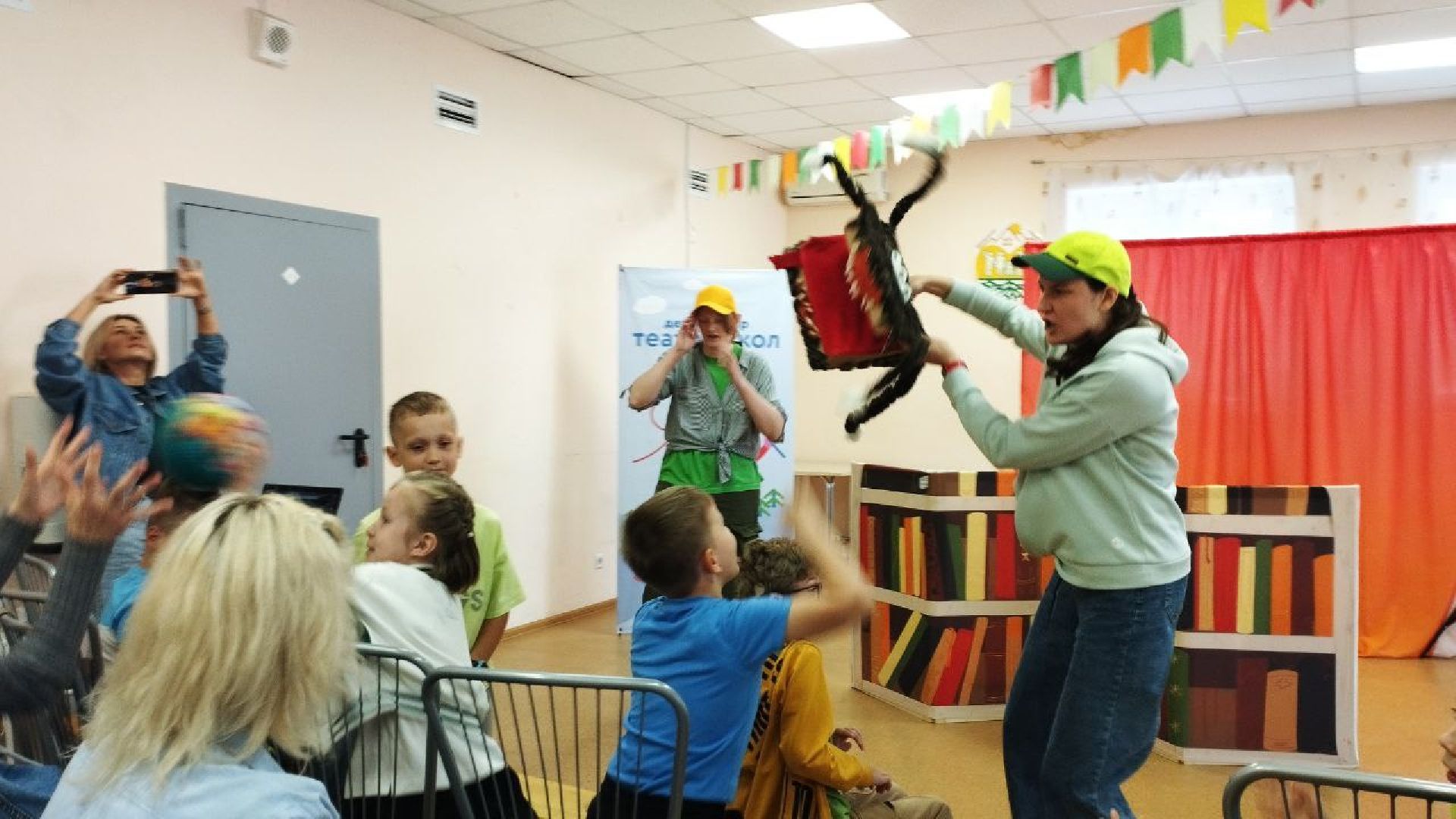 ивантеевка, дети с овз, кукольный спекаткль, благотворители, волонтеры,представление,