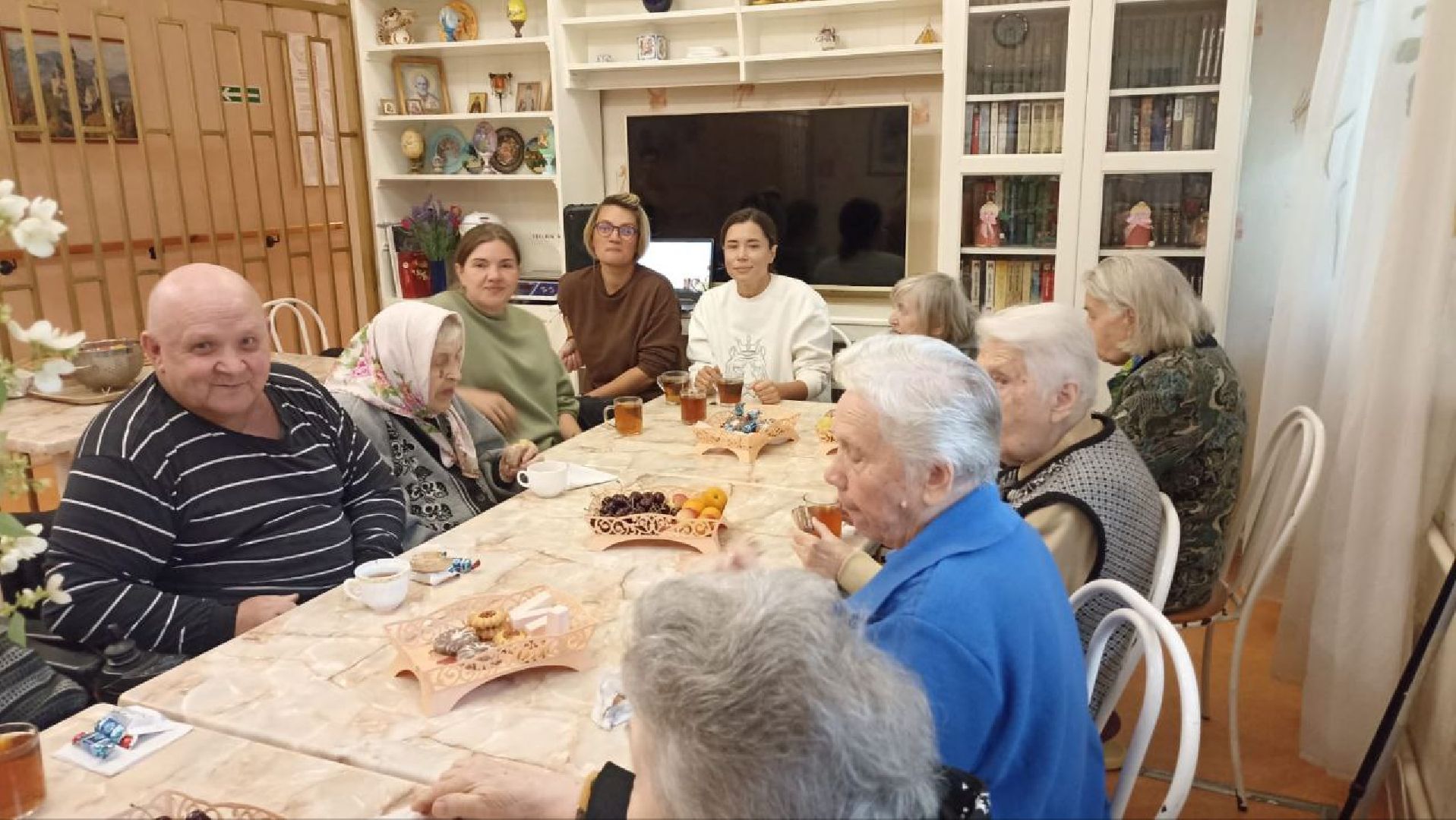 вертикалки, ивантеевка, дом доброты,интернат, пожилые люди, нежный бизнес, благотворительность,чаепитие, подарки,