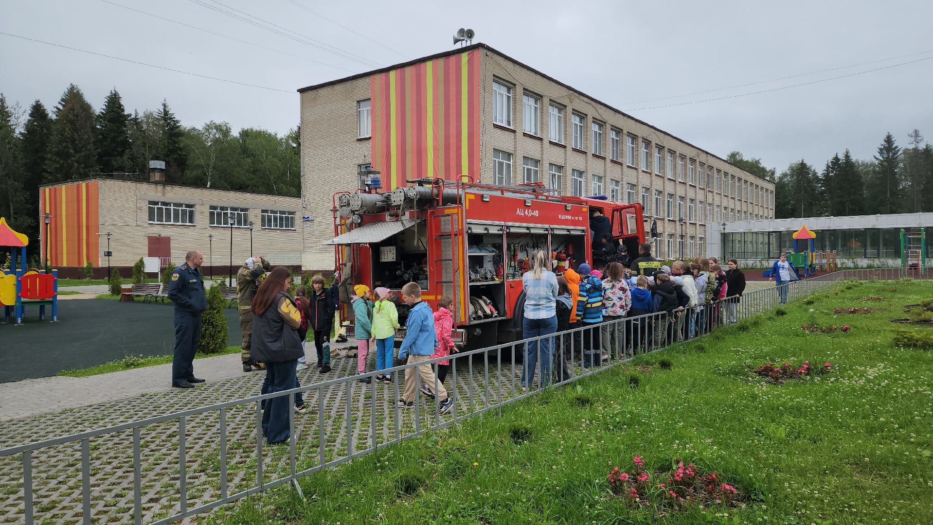 Мастер-класс от пожарных,  Пожарные , Лобня, школьный летний лагерь,пожарная служба,