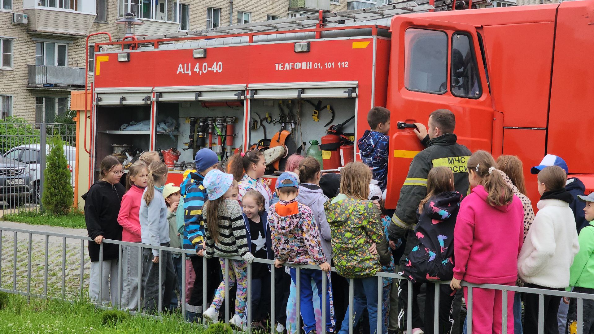 Мастер-класс от пожарных,  Пожарные , Лобня, школьный летний лагерь,пожарная служба,