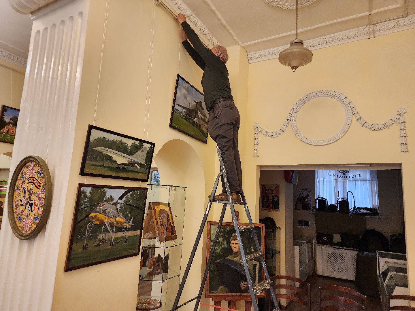 фрязино, художественная выставка, художники подмосковья, культурный центр,