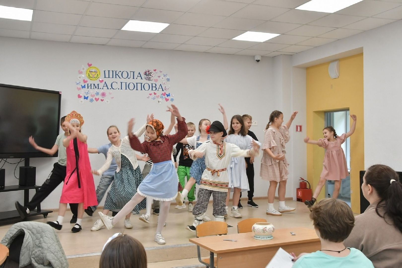 летний лагерь, школа попова, власиха поповка, занятия с детьми, школьный театр,