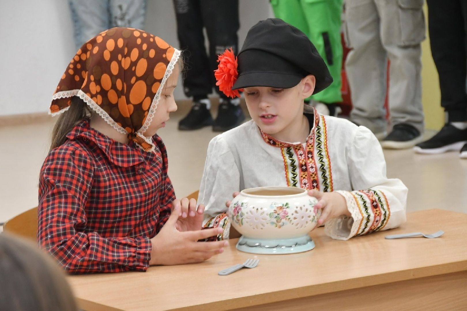 летний лагерь, школа попова, власиха поповка, занятия с детьми, школьный театр,