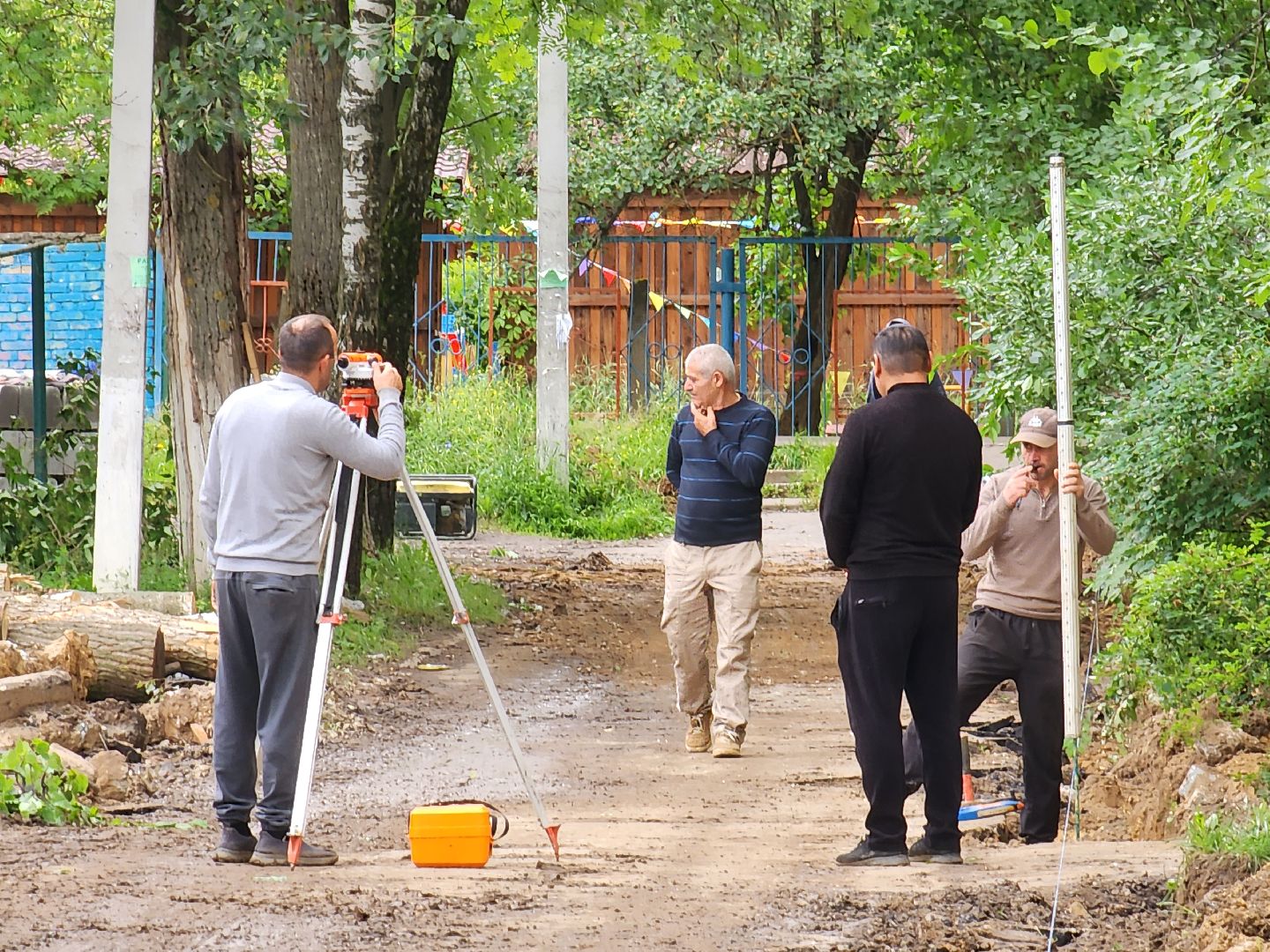 чехов, улица мира, благоустройство двора, пешеходные дорожки, детская игровая площадка, спортивная площадка, воркаут, тренажеры, тротуары, ремонт проездов, госпрограмма московской области, формирование комфортной городской среды,