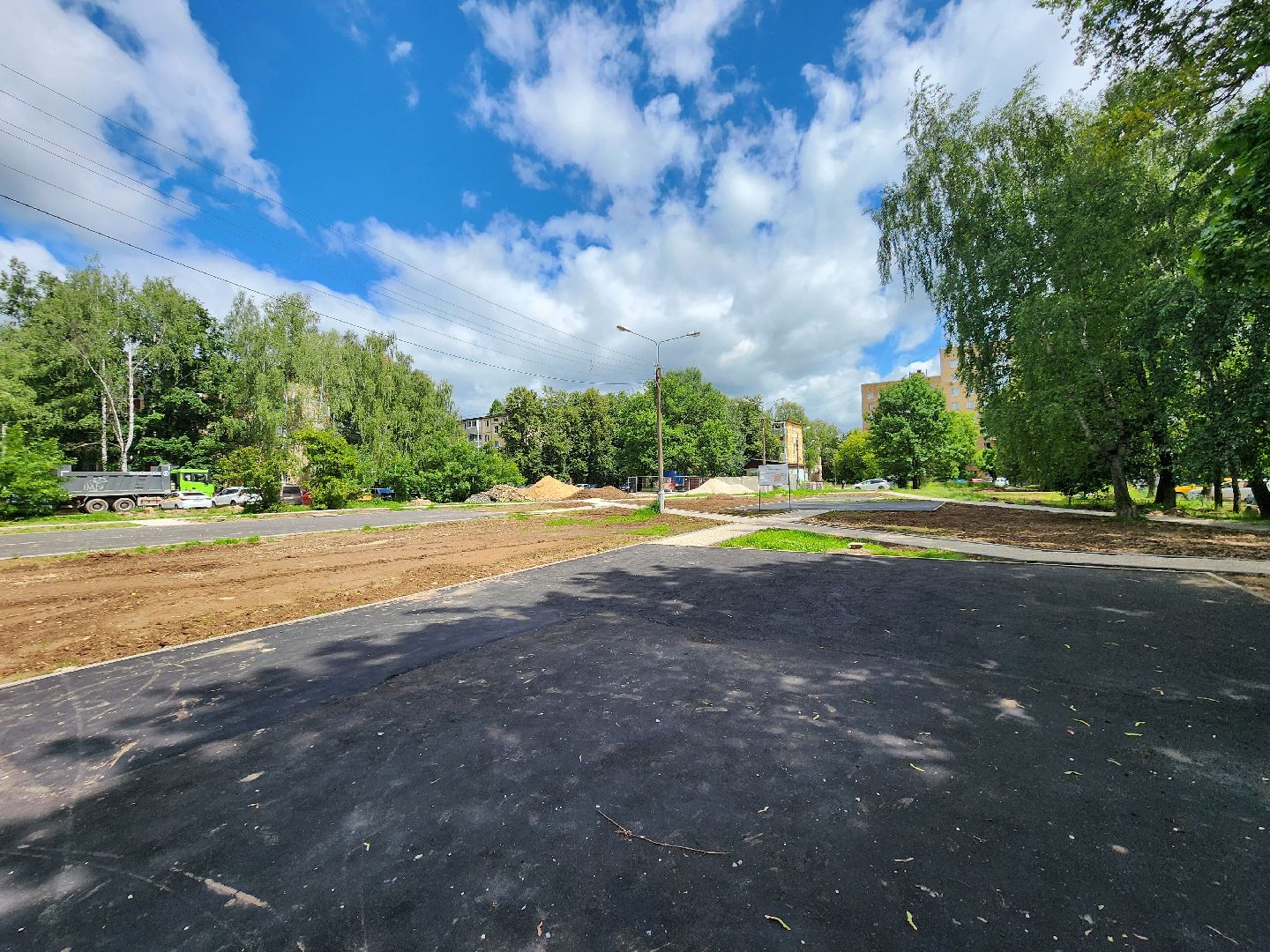 чехов, улица мира, благоустройство двора, пешеходные дорожки, детская игровая площадка, спортивная площадка, воркаут, тренажеры, тротуары, ремонт проездов, госпрограмма московской области, формирование комфортной городской среды,