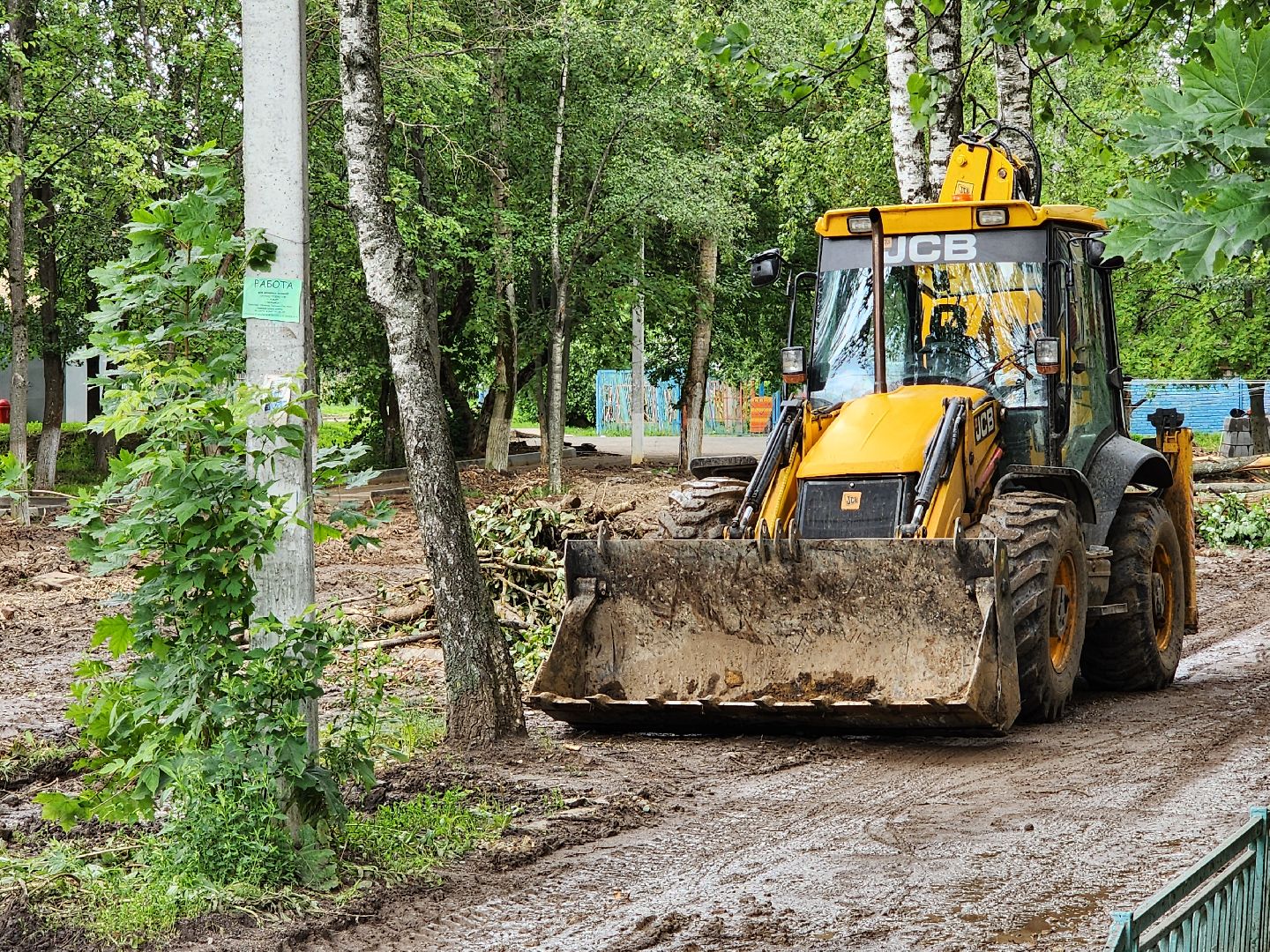 чехов, улица мира, благоустройство двора, пешеходные дорожки, детская игровая площадка, спортивная площадка, воркаут, тренажеры, тротуары, ремонт проездов, госпрограмма московской области, формирование комфортной городской среды,