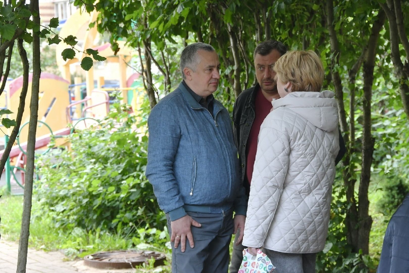 благоустройство территории, власиха благоустройство, микрорайон школьный, власиха школьный, обращения жителей, выездная администрация,