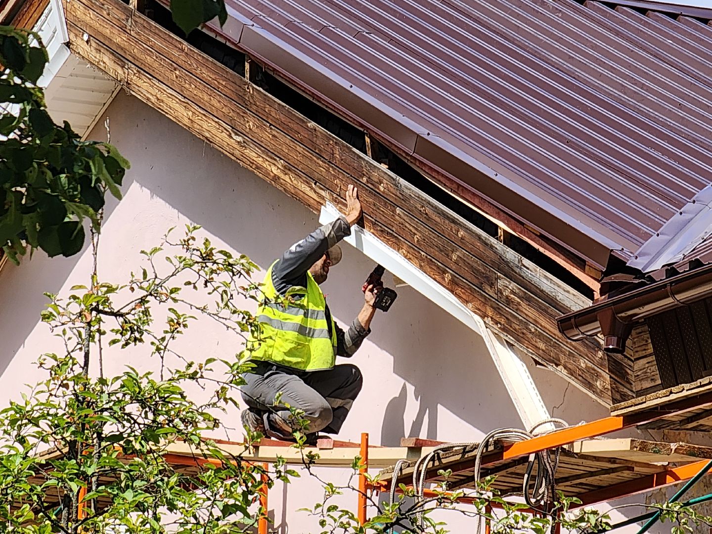 чехов, улица пионерская 2, взрослая поликлиника, текущий ремонт, замена кровли, ремонт крыши, реконструкция, демонтажные работы, фасадные работы, кровельные работы, инженерные сети, благоустройство территории,