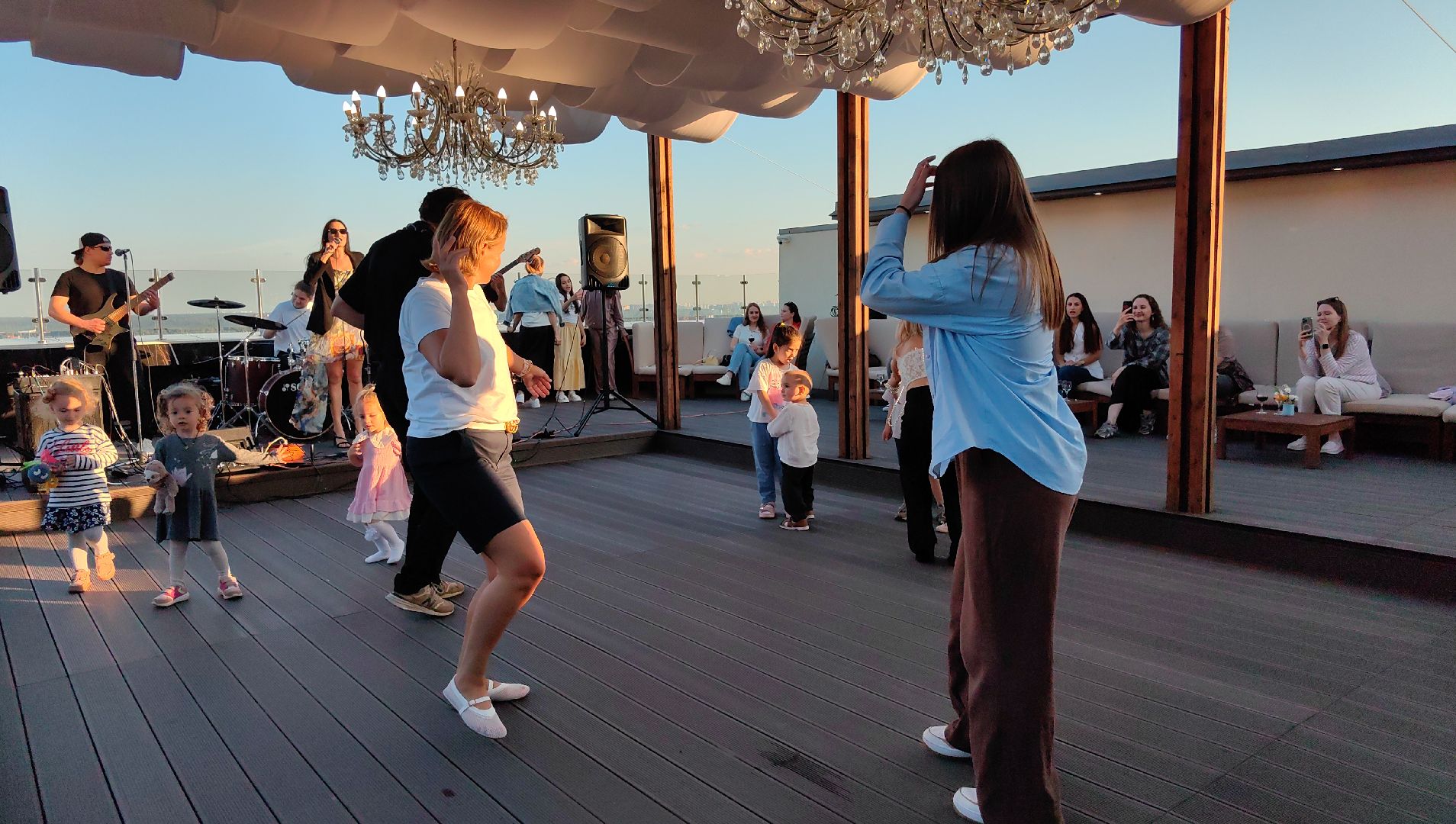 концерт, жилой комплекс, дом, соседи,