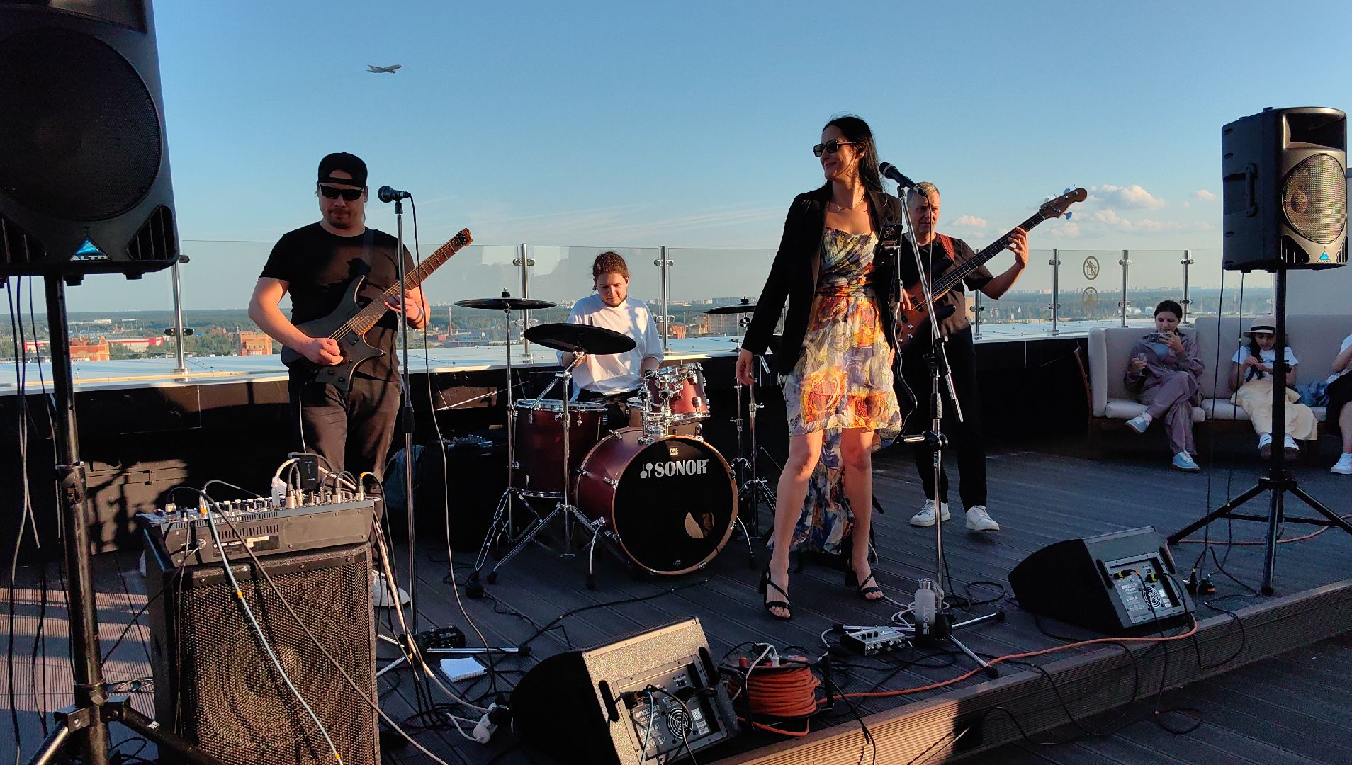 концерт, жилой комплекс, дом, соседи,