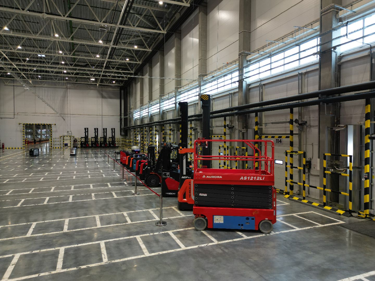 видео с коптера, роботизированный  распределительный центр, магнит в подольске, Роборука в магните подольск,