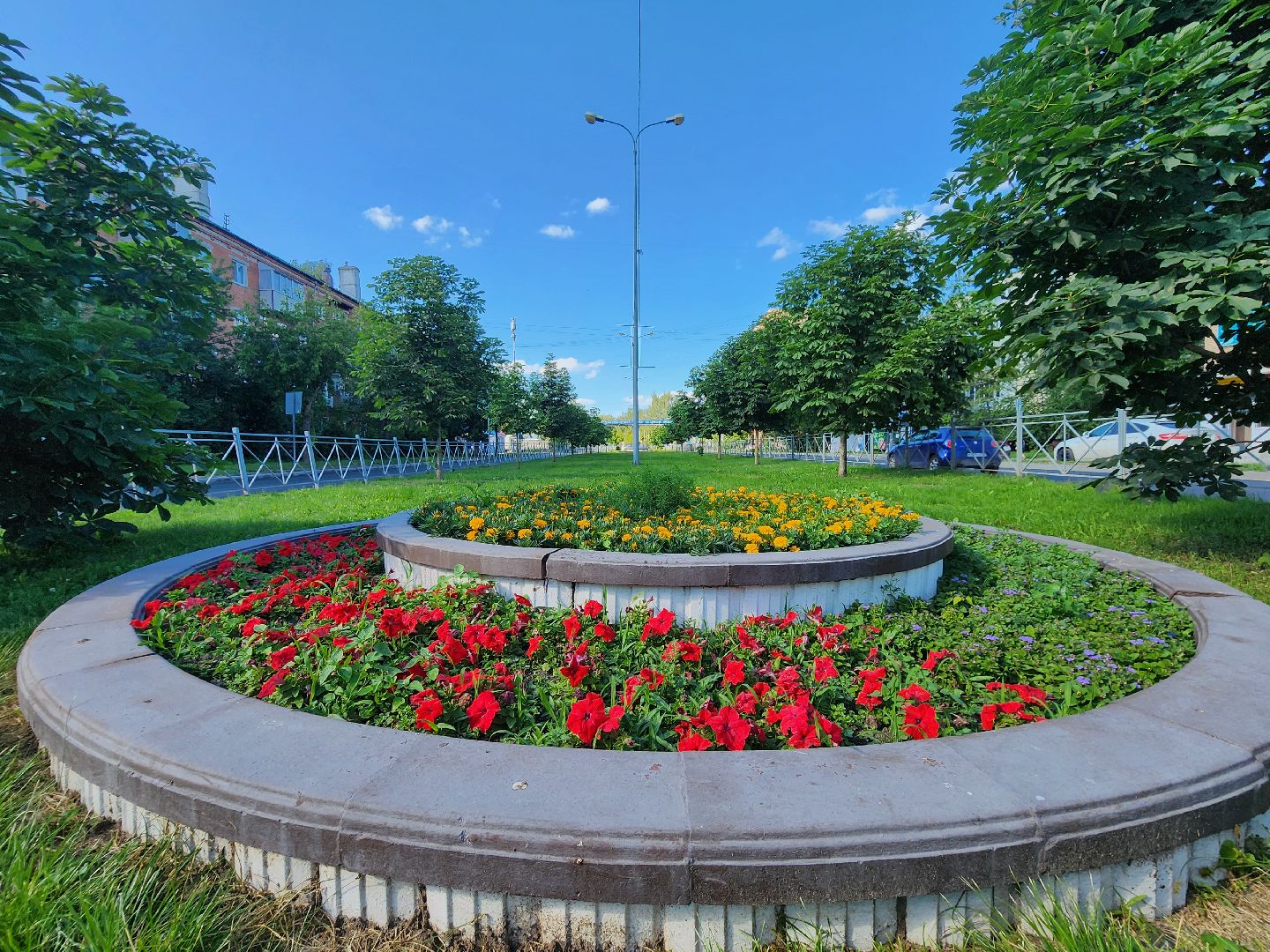 чехов, улица молодежная, ремонт дороги, замена покрытия, дорожный ремонт, новые бордюры, госпрограмма московской области, развитие дорожного комплекса,