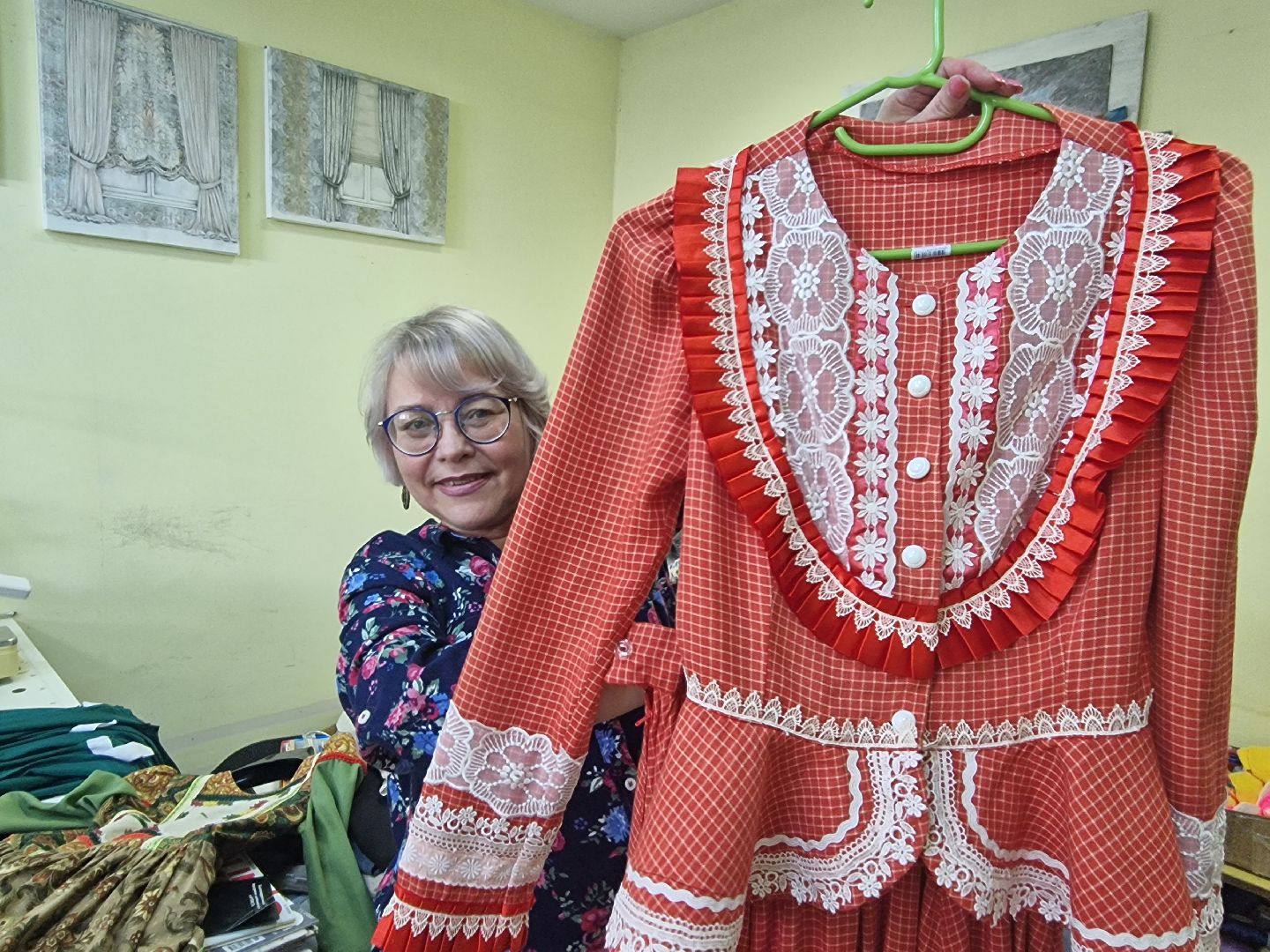 дубна, дкоктябрь, художникпокостюмам,