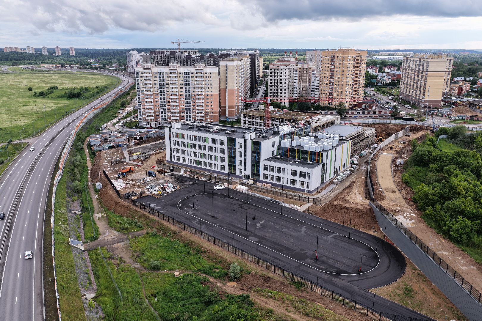 видео с коптера, школа в одинцове, новая школа в звенигороде,