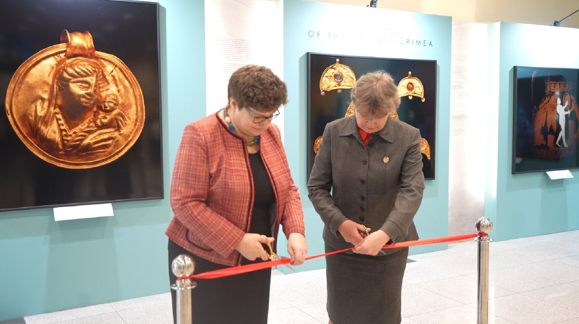 аэропорт Домодедово, фотовыставка, археологические находки