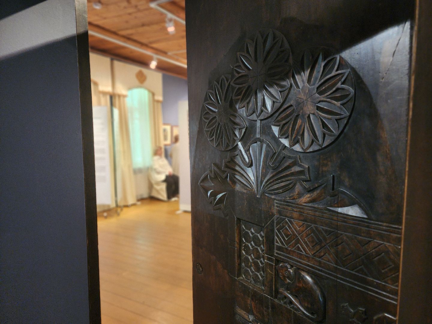 сергиев посад, сергиево-посадский городской округ, музей-заповедник абрамцево, елена поленова, музей-заповедник поленова, абрамцевская резьба, выставка,орнамент,