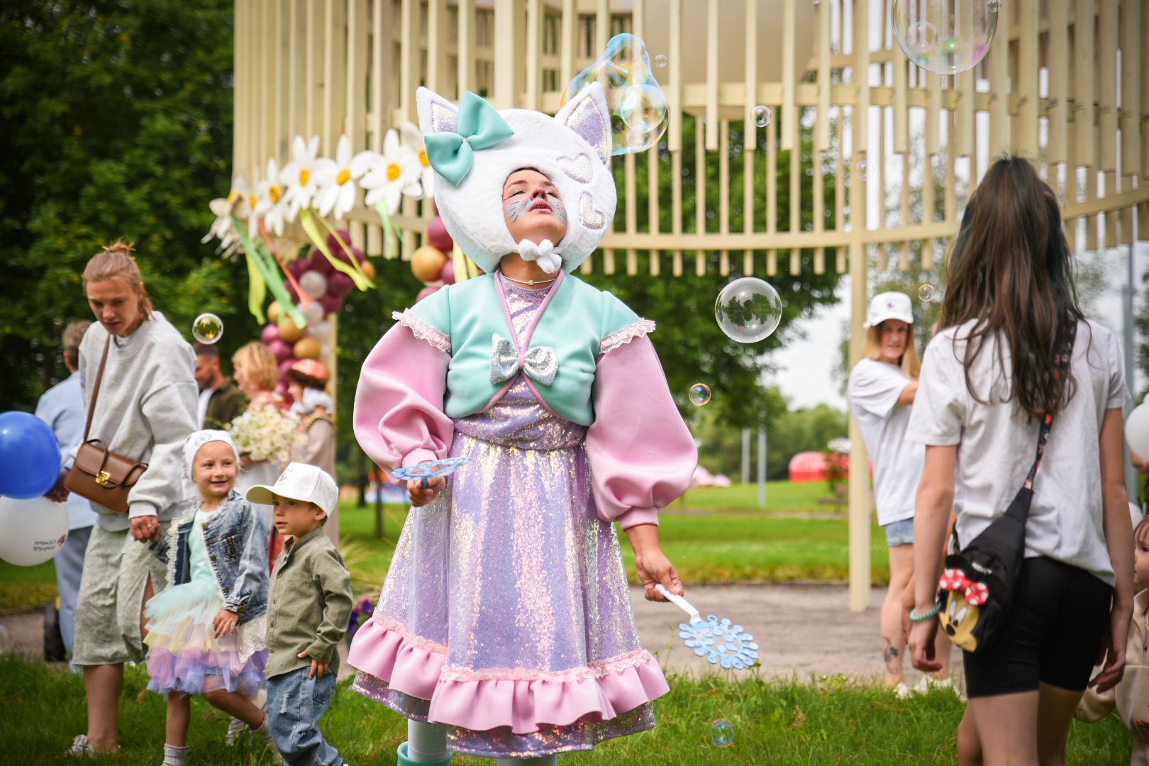 бронницы, парад семей в бронницах, шествие семей в бронницах, день семьи любви и верности, дети,