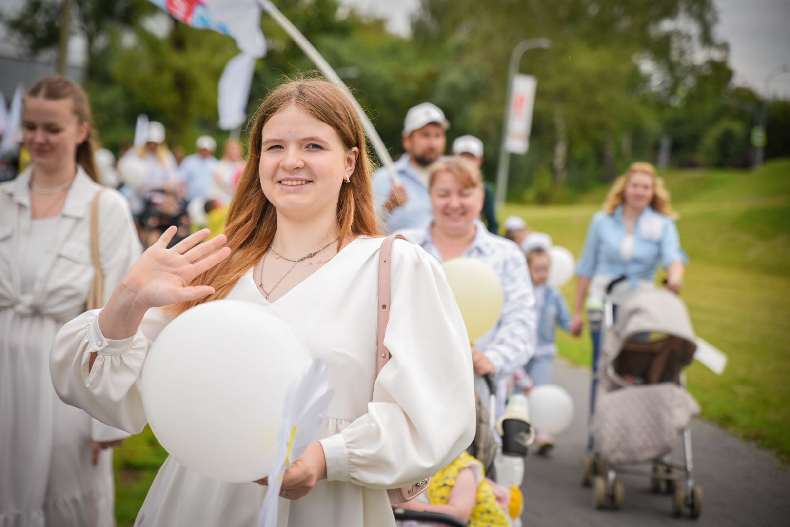 бронницы, парад семей в бронницах, шествие семей в бронницах, день семьи любви и верности, дети,