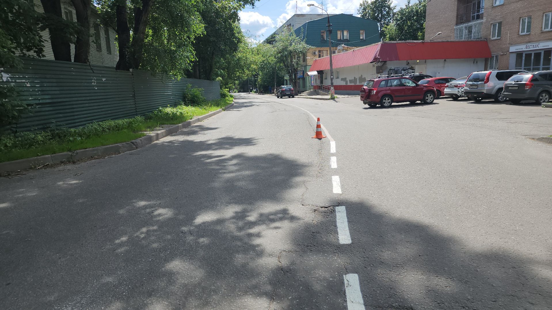 вертикалки, пушкино, дорожная разметка, коммунальная служба, краска, рабочие, нанесение разметки на дорогу,