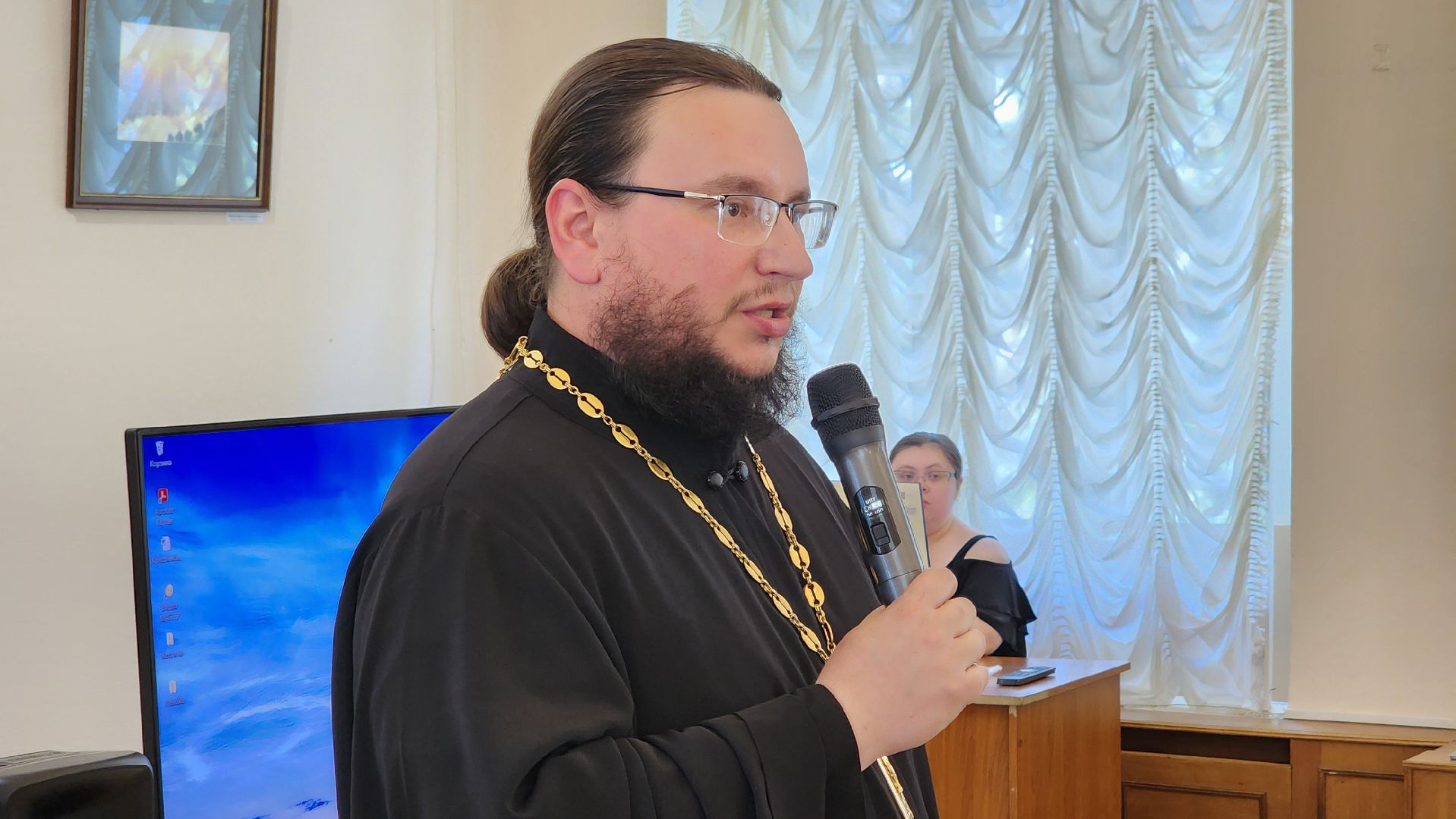 кашира, серебристые облака, краеведческий музей, круглый стол, научная конференция, космонавт, астрофизика,