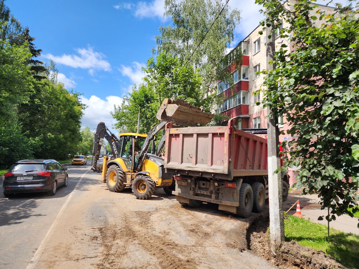 чехов, улица мира, дорожный ремонт , капремонт проезжей части , новые бордюры, автостоянки, парковочные карманы , тротуары, обновление, госпрограмма московской области, развитие дорожной инфраструктуры,