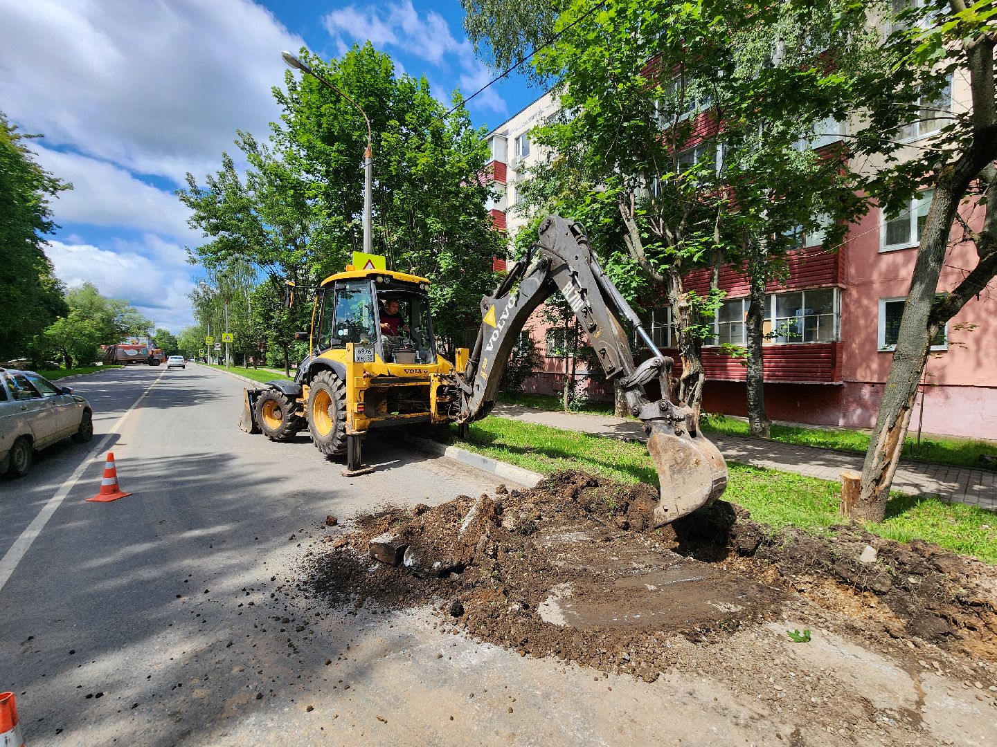 чехов, улица мира, дорожный ремонт , капремонт проезжей части , новые бордюры, автостоянки, парковочные карманы , тротуары, обновление, госпрограмма московской области, развитие дорожной инфраструктуры,